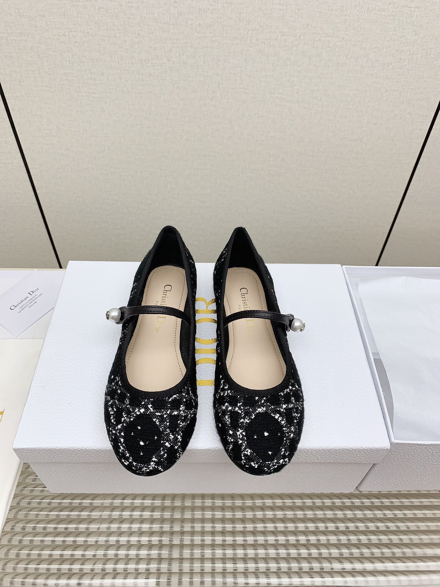ua D*or ballet flat