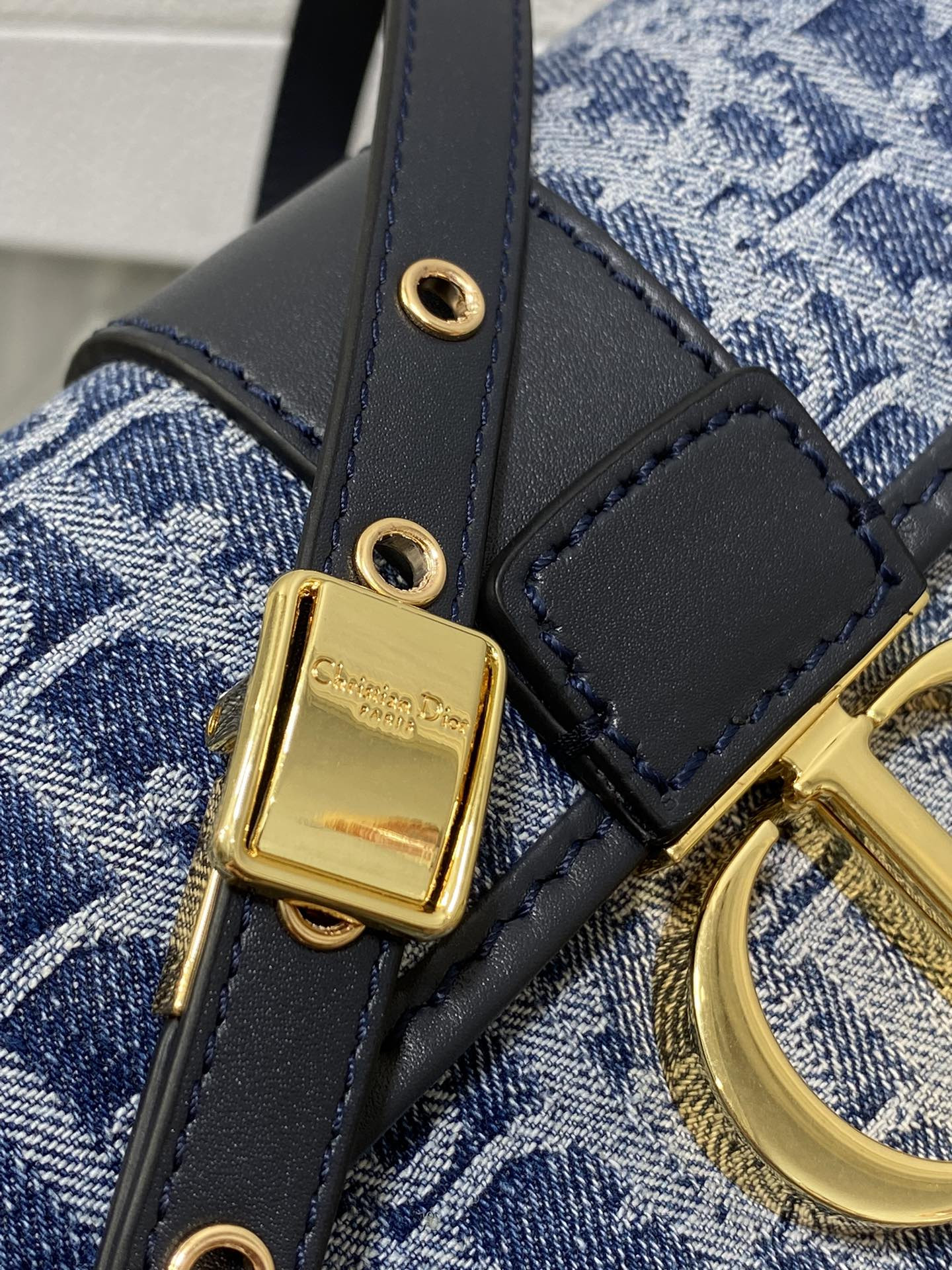 d*or 30 montaigne east-west bag with chain blue De*1m d*or oblique jacquard  21 x 12 x 6 cm