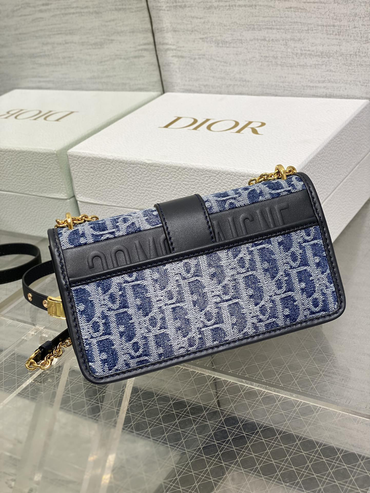 d*or 30 montaigne east-west bag with chain blue De*1m d*or oblique jacquard  21 x 12 x 6 cm