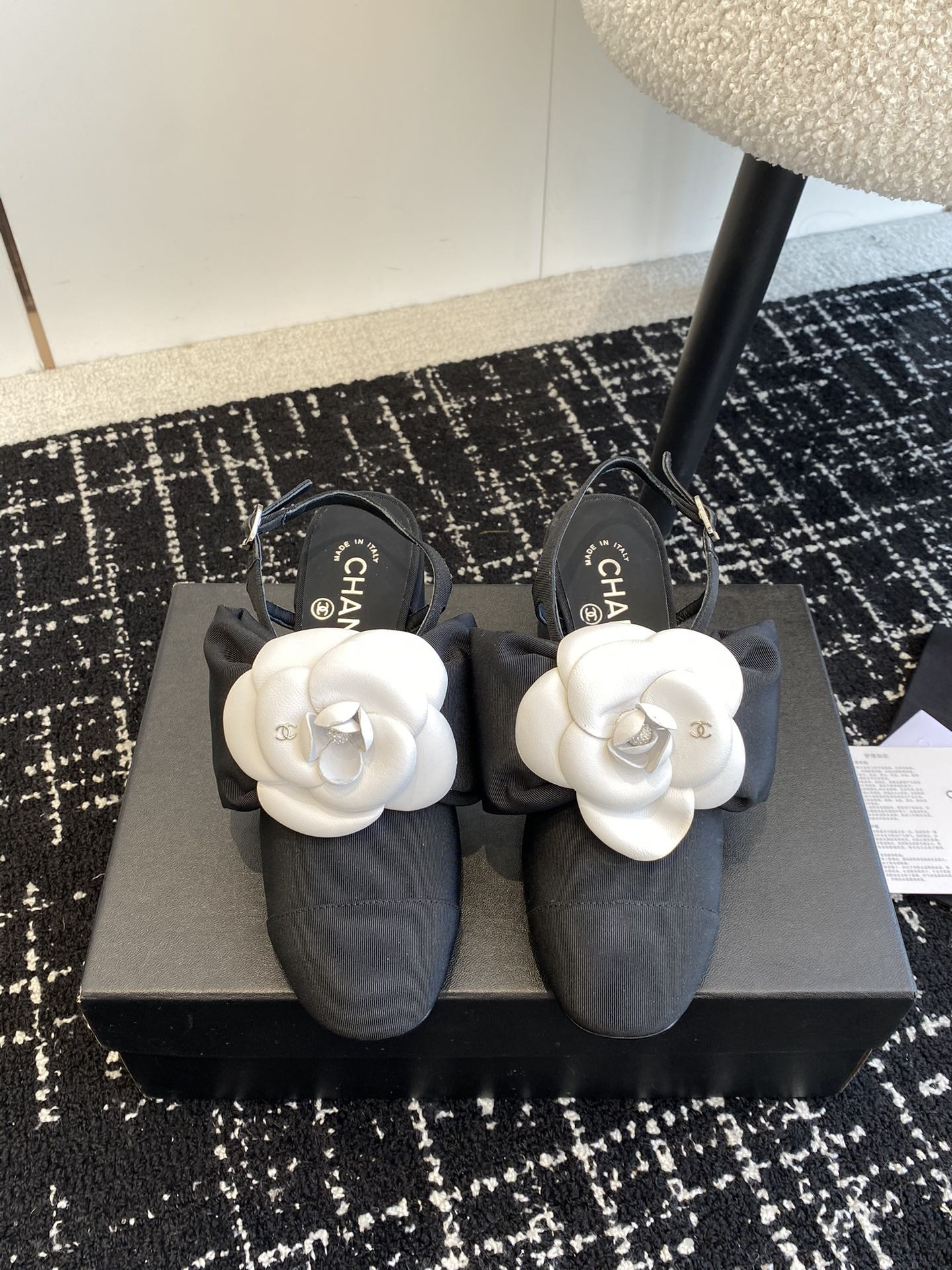 ua Ch*el slingbacks