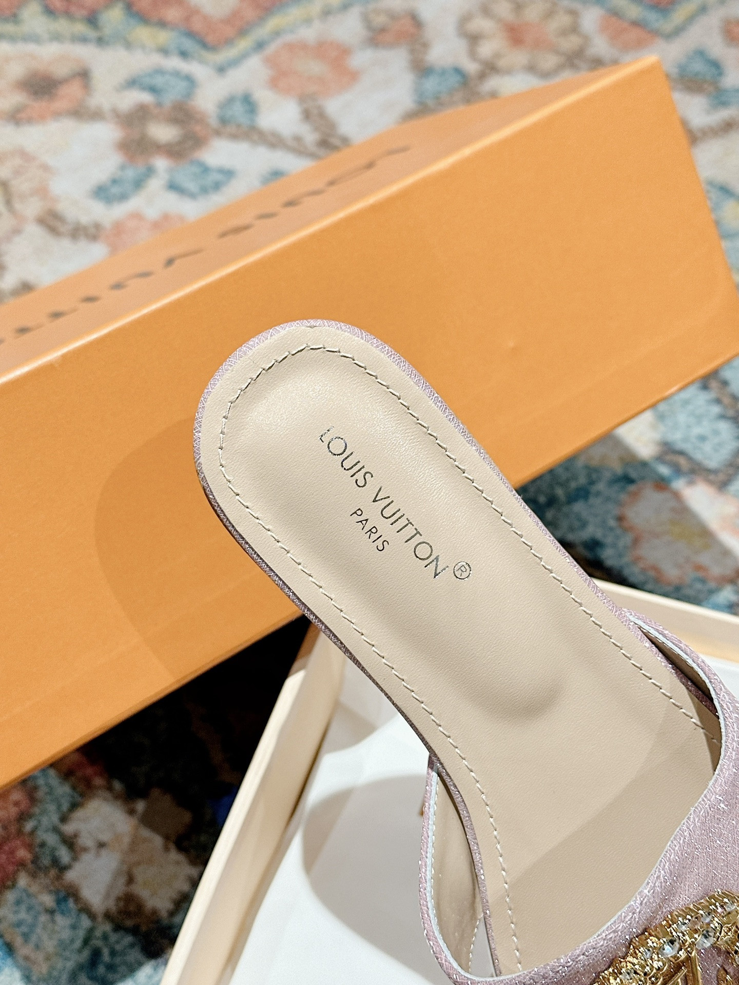 UA LV Flat Mule