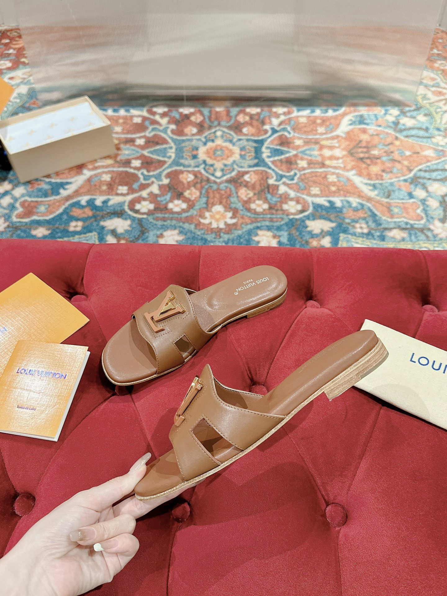 UA LV Flat Mule