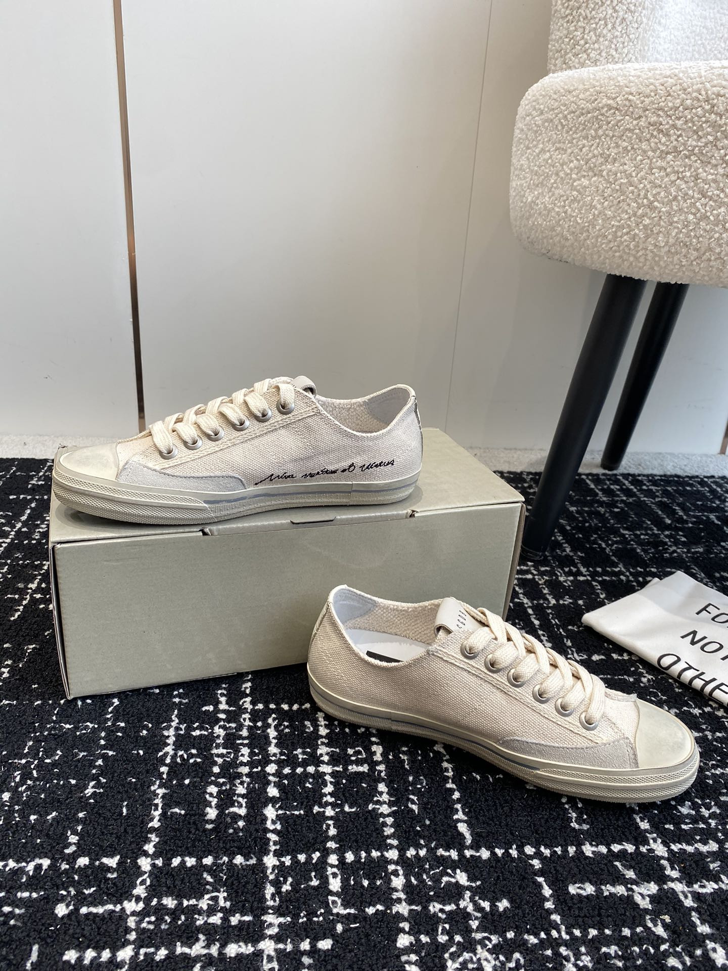 ua g01den G003e v-star sneaker