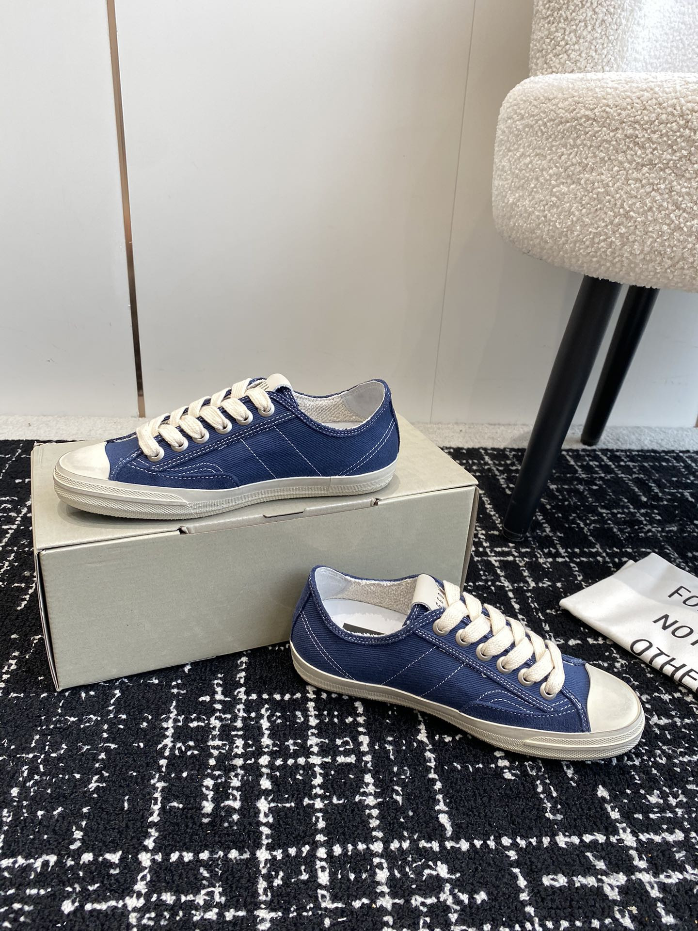 ua g01den G003e v-star sneaker