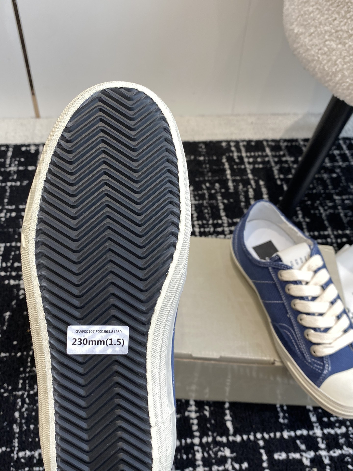 ua g01den G003e v-star sneaker