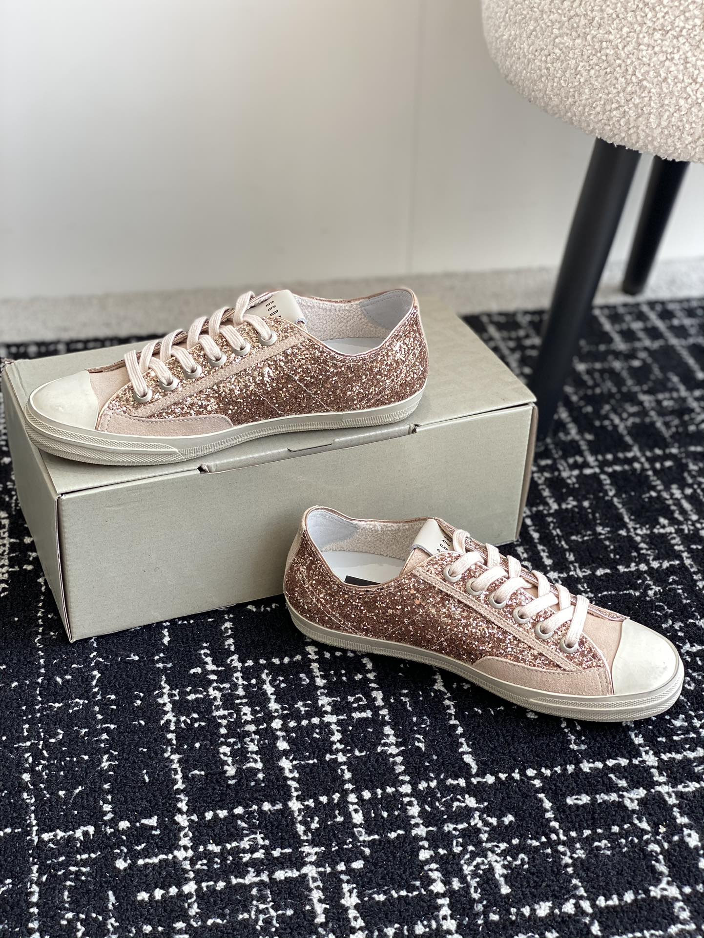 ua g01den G003e v-star sneaker