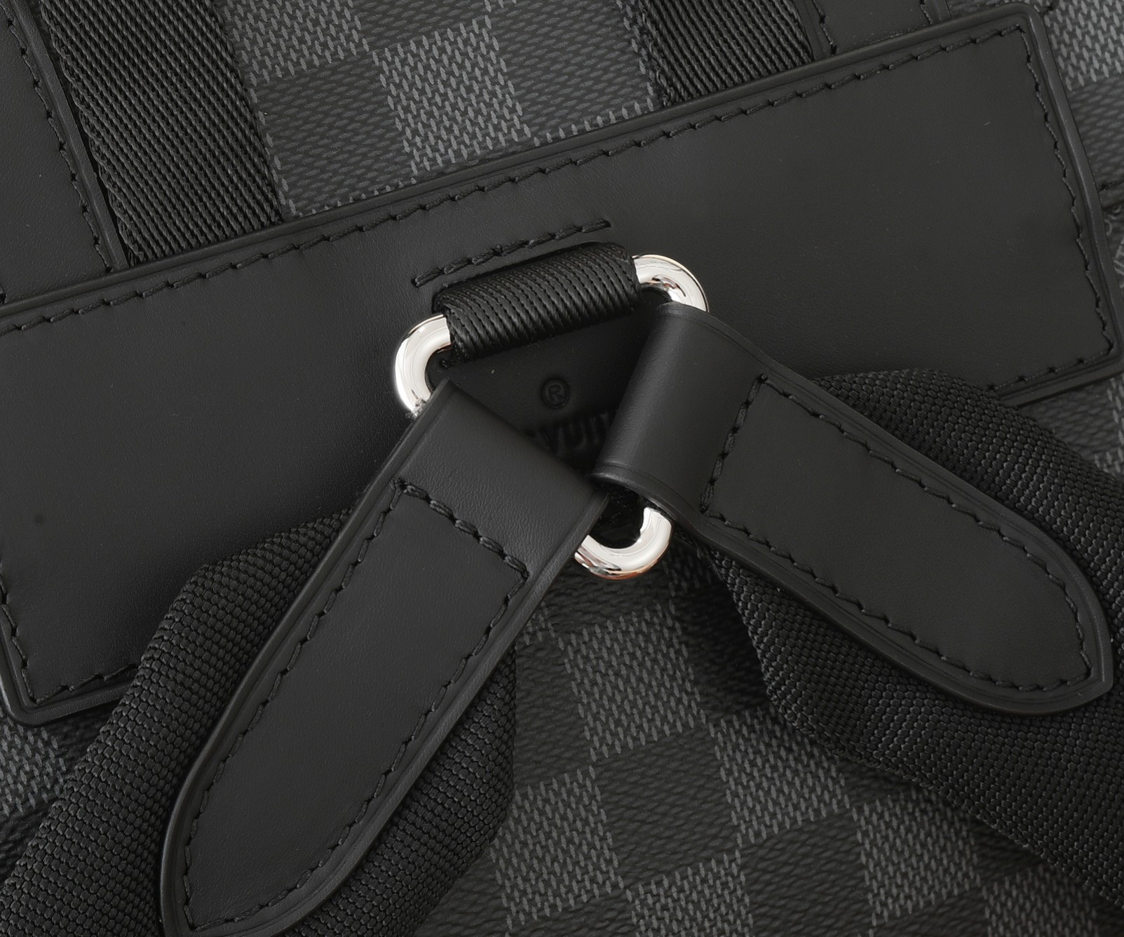 LV Christopher MM N41379 15 x 17.3 x 4.9 inches