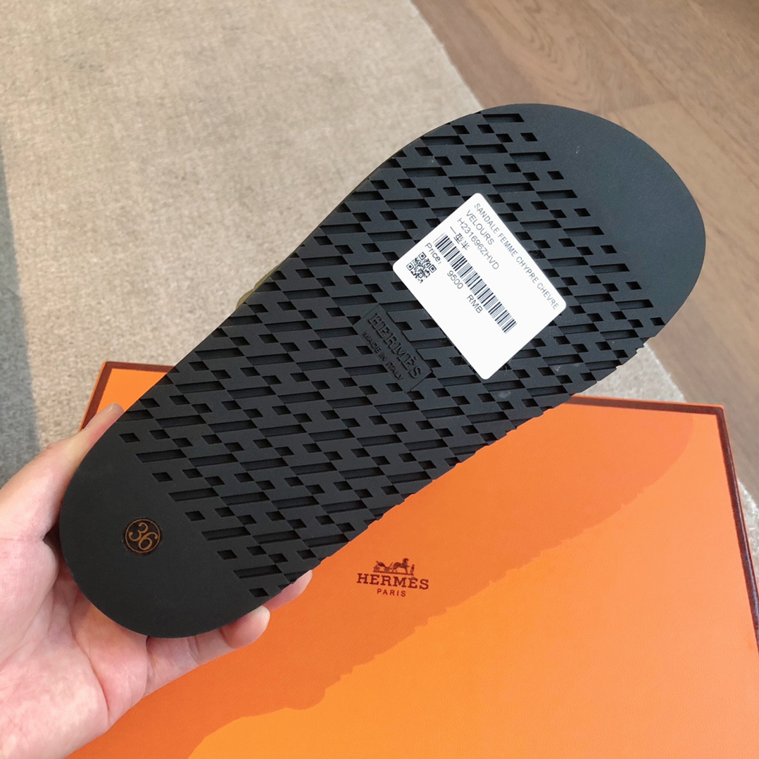 ua H**mes empire sandal