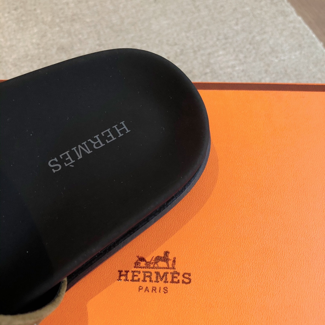ua H**mes empire sandal