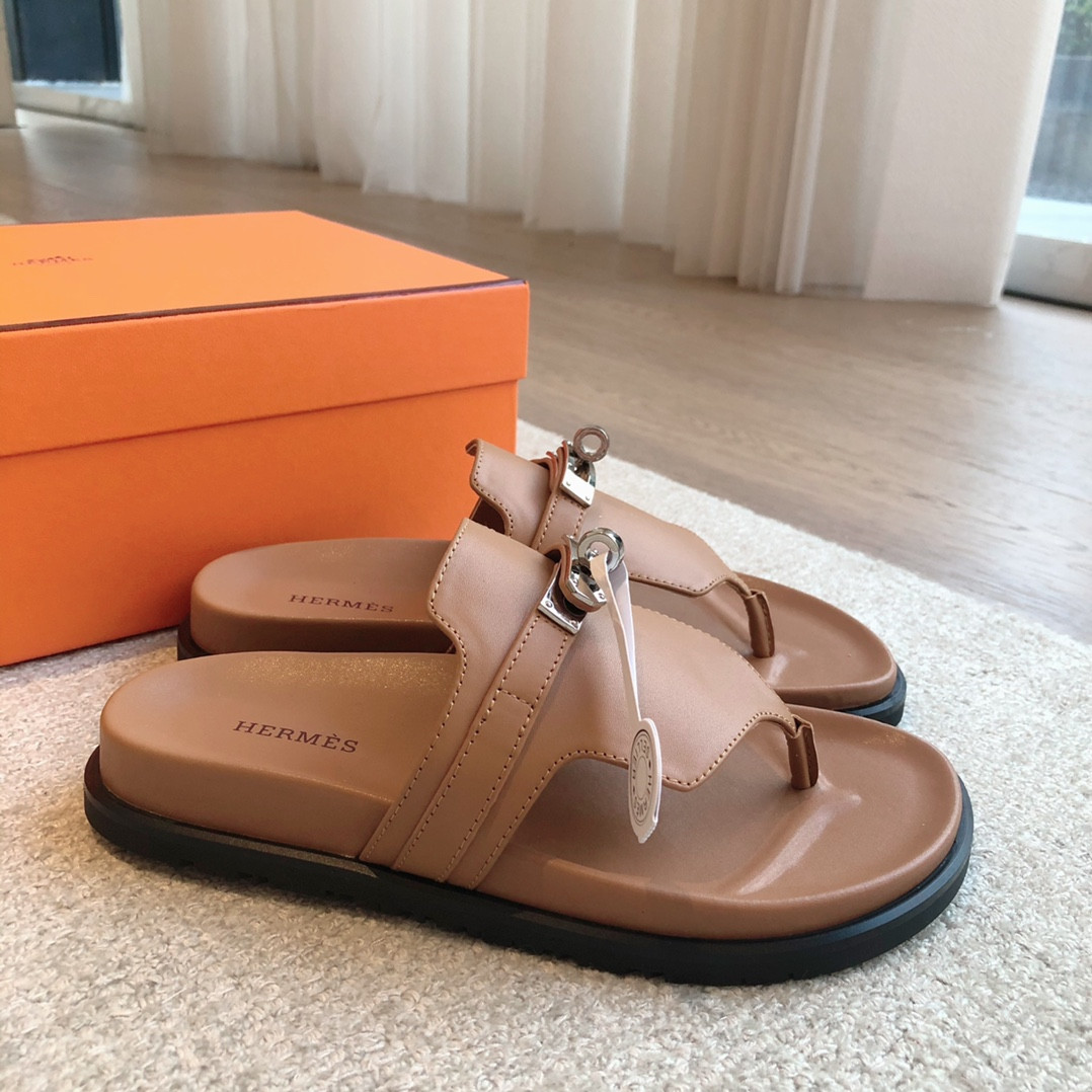 ua H**mes empire sandal