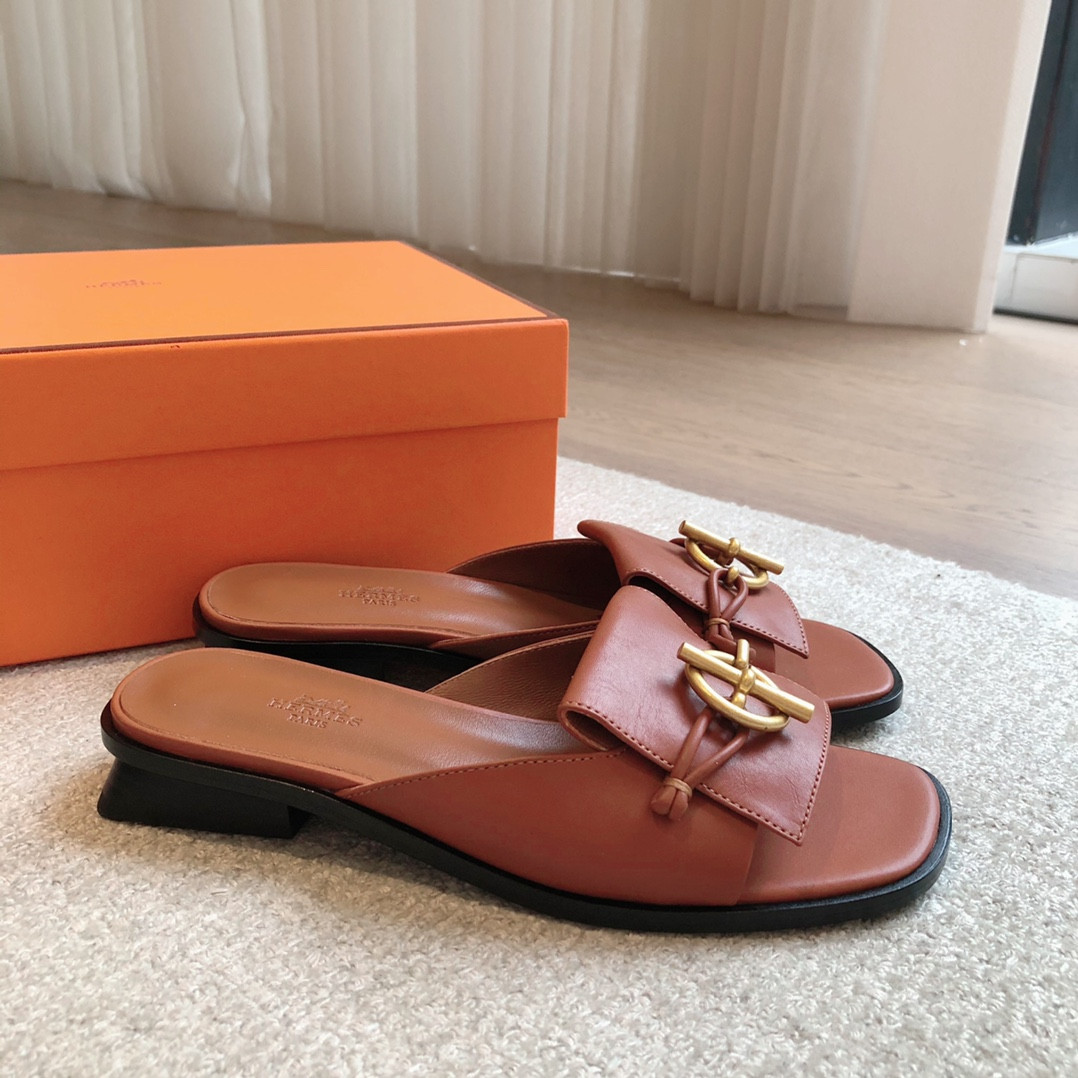ua H**mes isle sandal