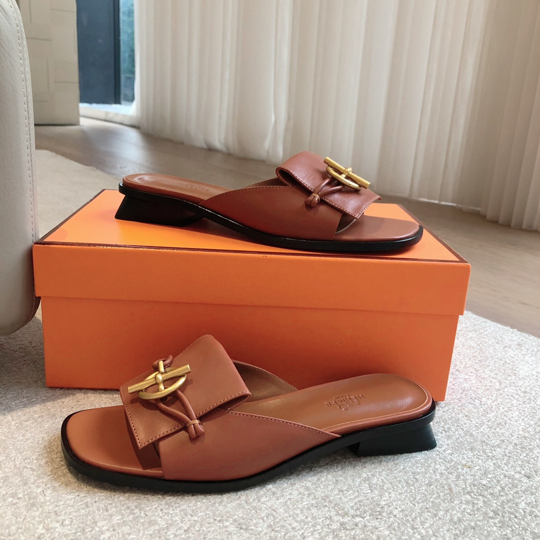 ua H**mes isle sandal
