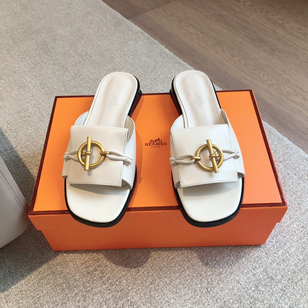 ua H**mes isle sandal