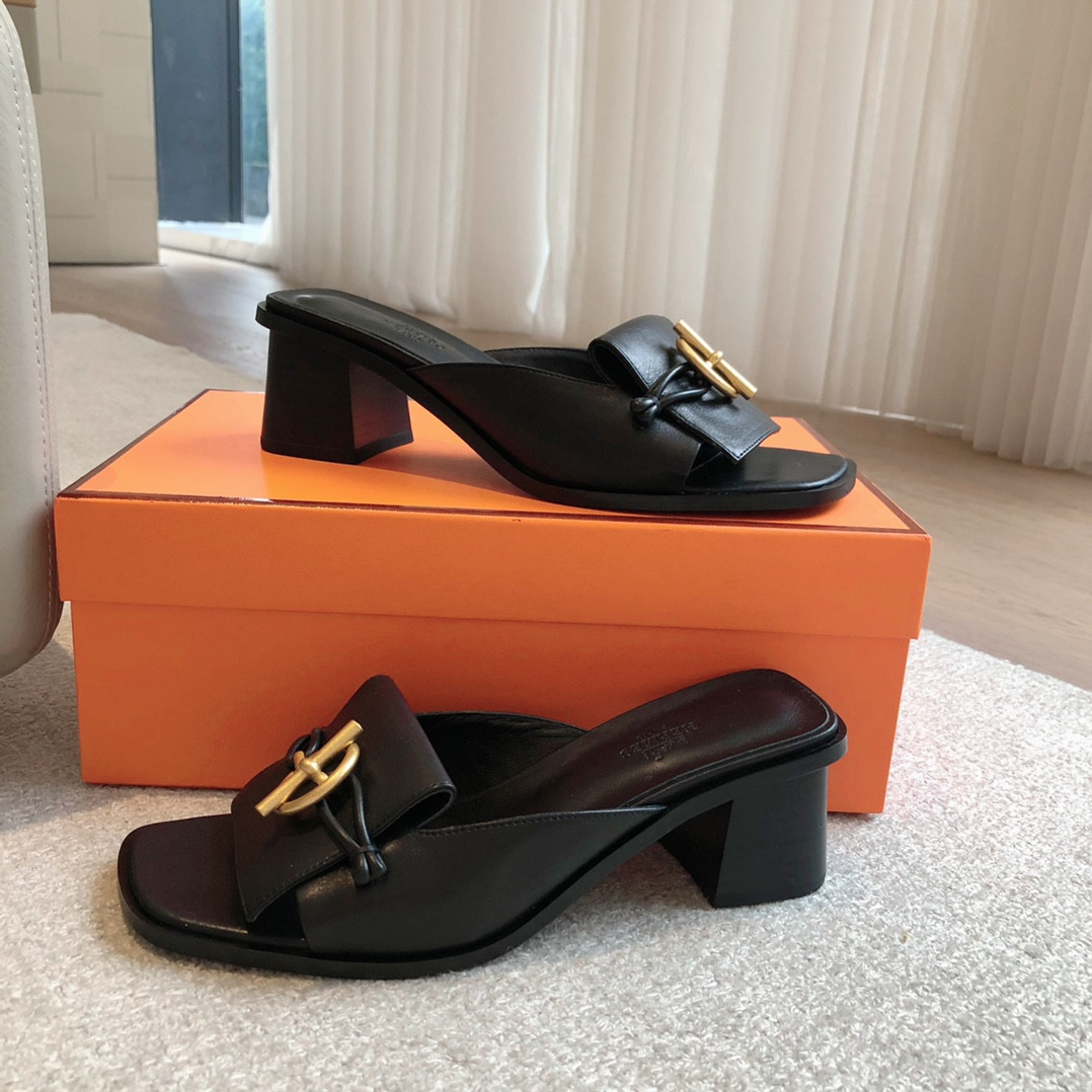 ua H**mes isle sandal