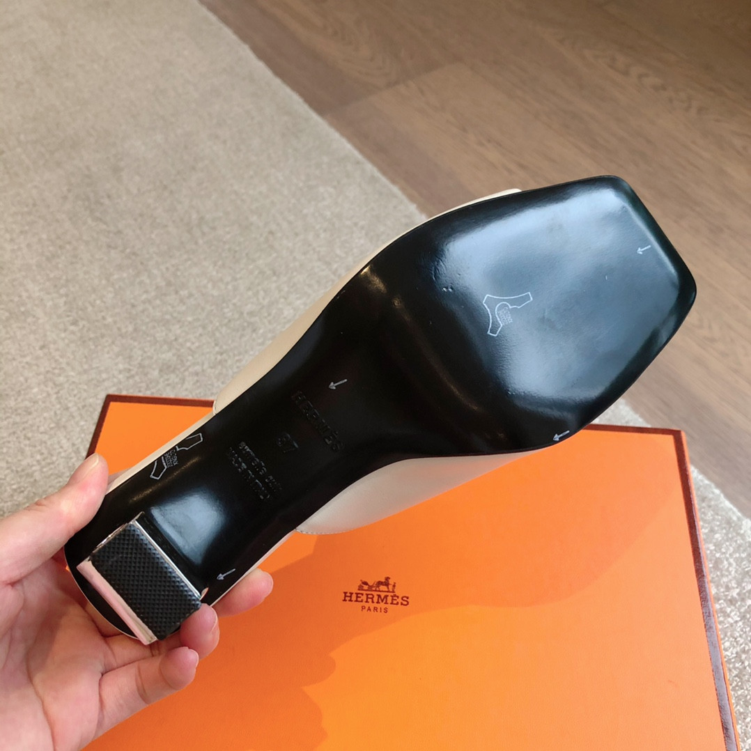 ua H**mes iconique 60 sandal