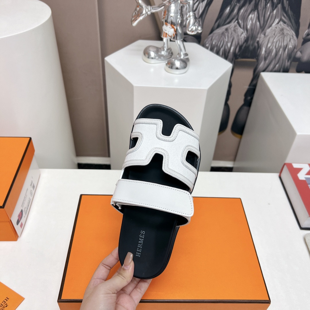 ua H**mes chypre sandal