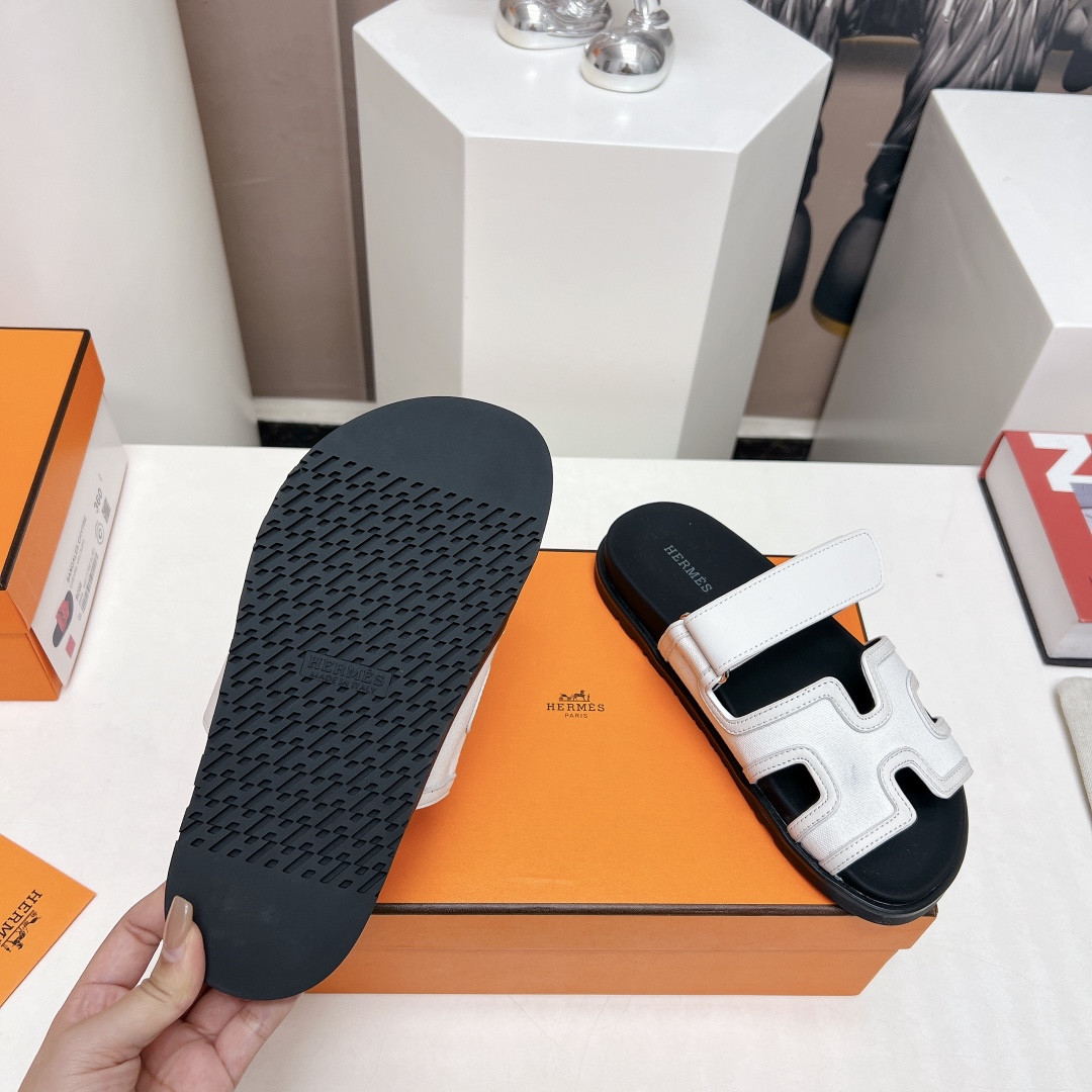 ua H**mes chypre sandal