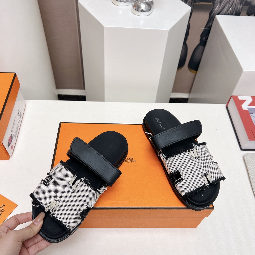 ua H**mes chypre sandal