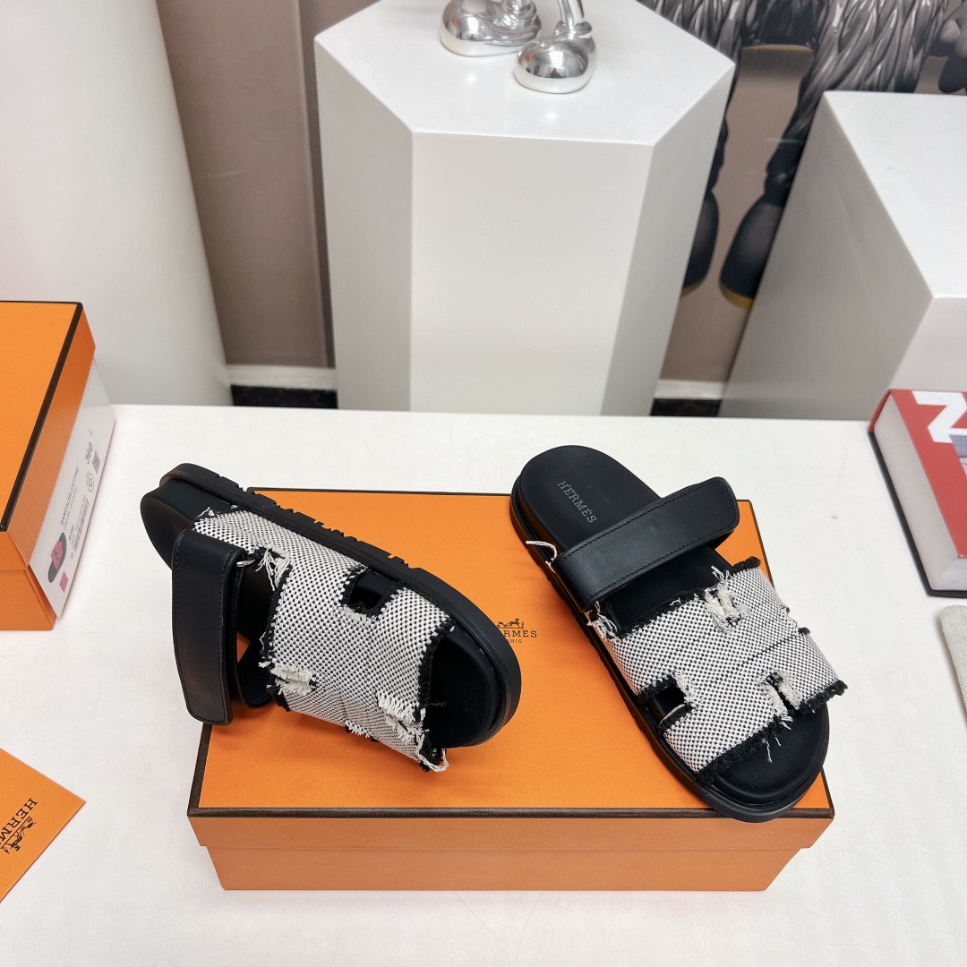 ua H**mes chypre sandal