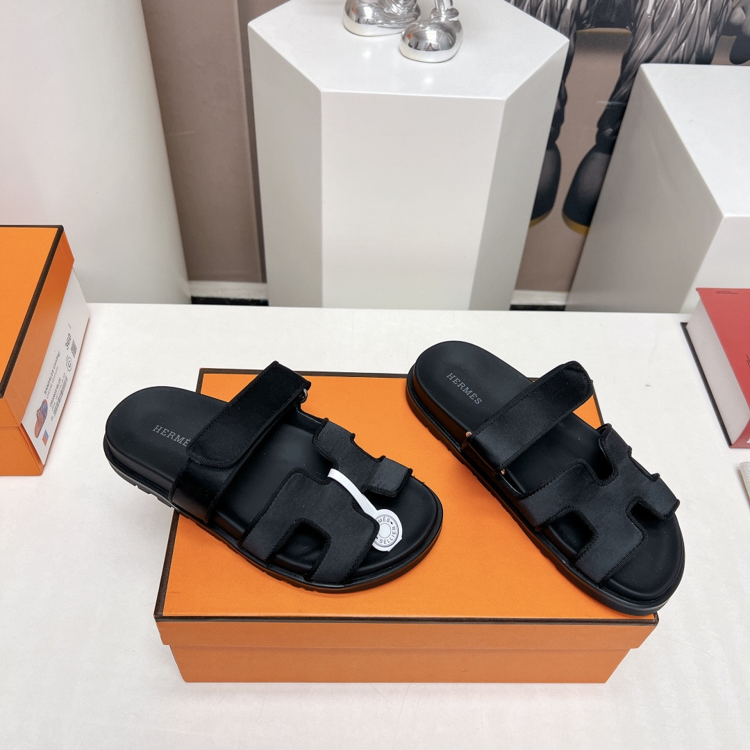 ua H**mes chypre sandal