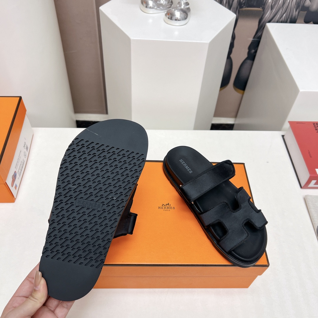 ua H**mes chypre sandal