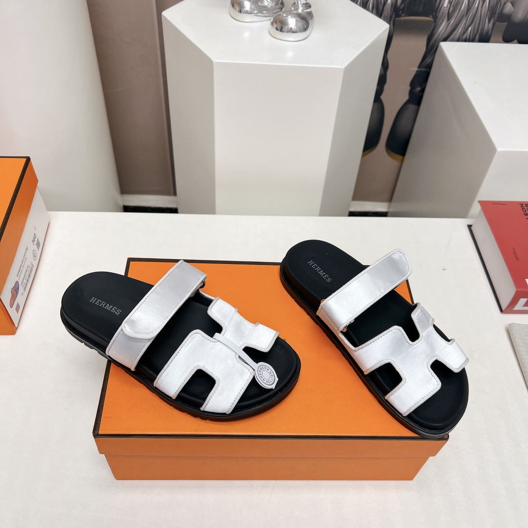 ua H**mes chypre sandal
