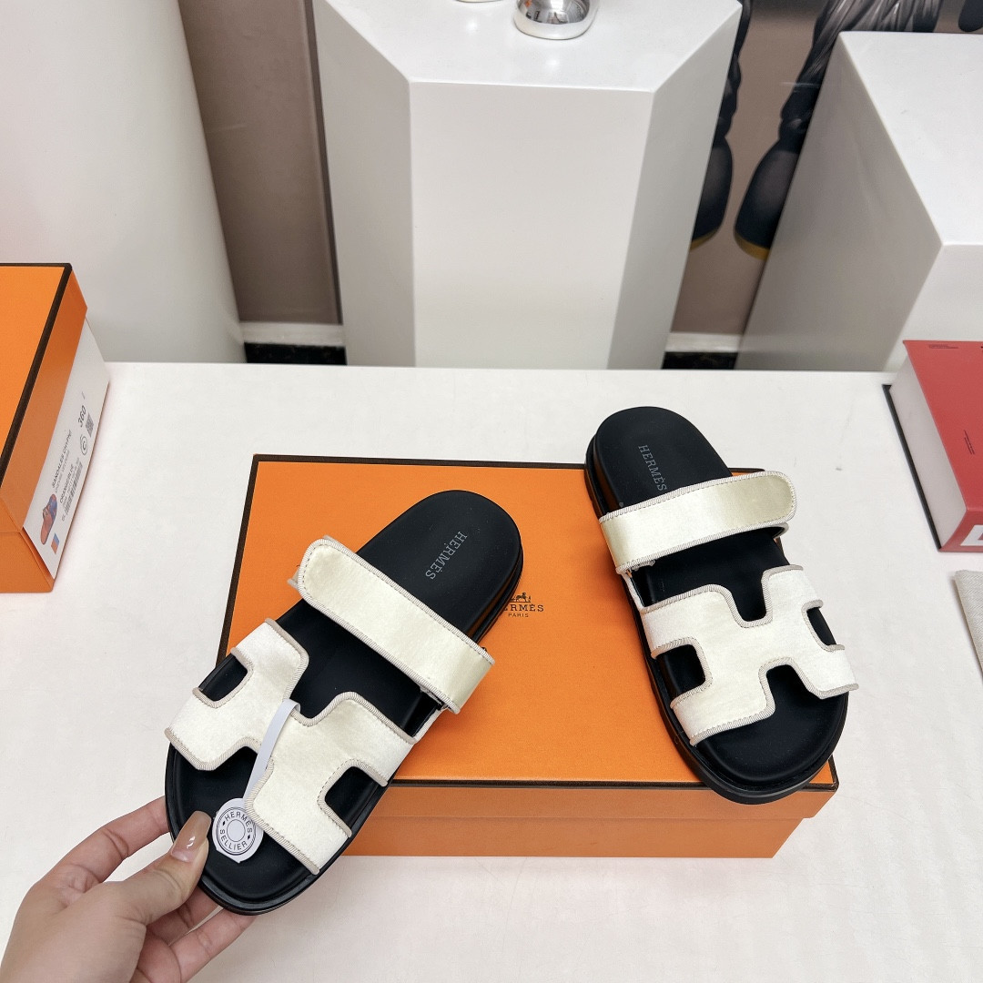 ua H**mes chypre sandal