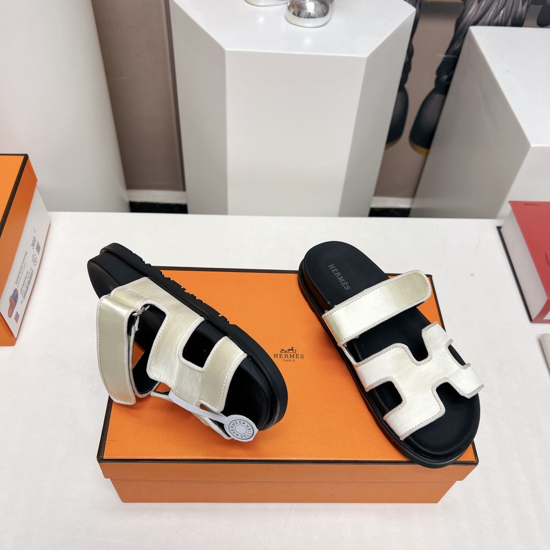 ua H**mes chypre sandal