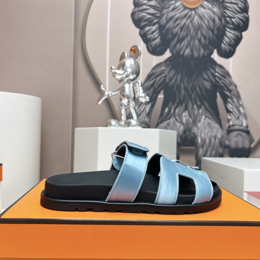 ua H**mes chypre sandal