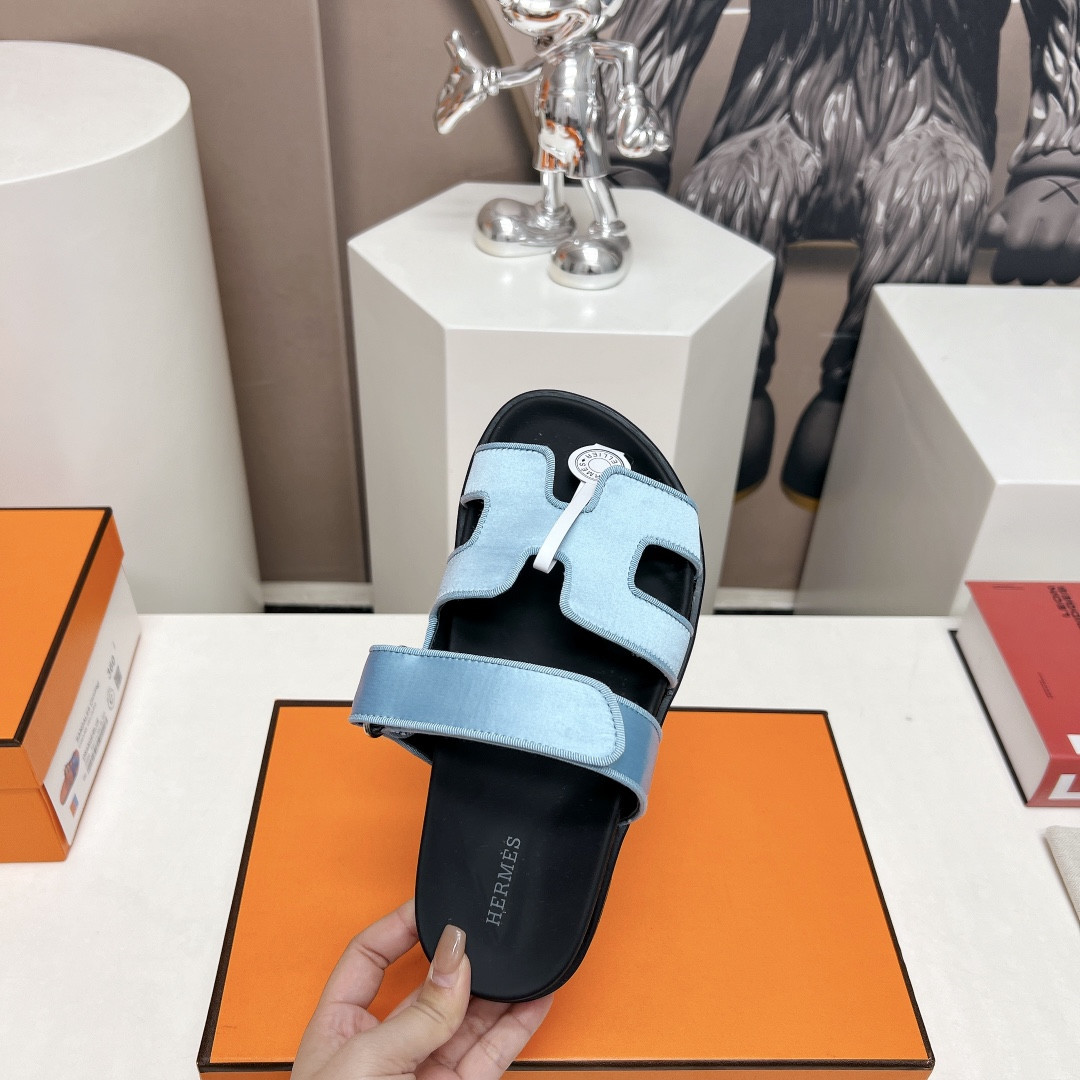 ua H**mes chypre sandal