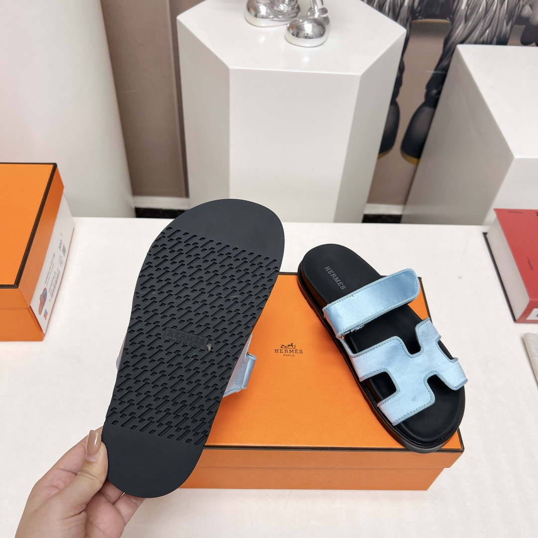 ua H**mes chypre sandal
