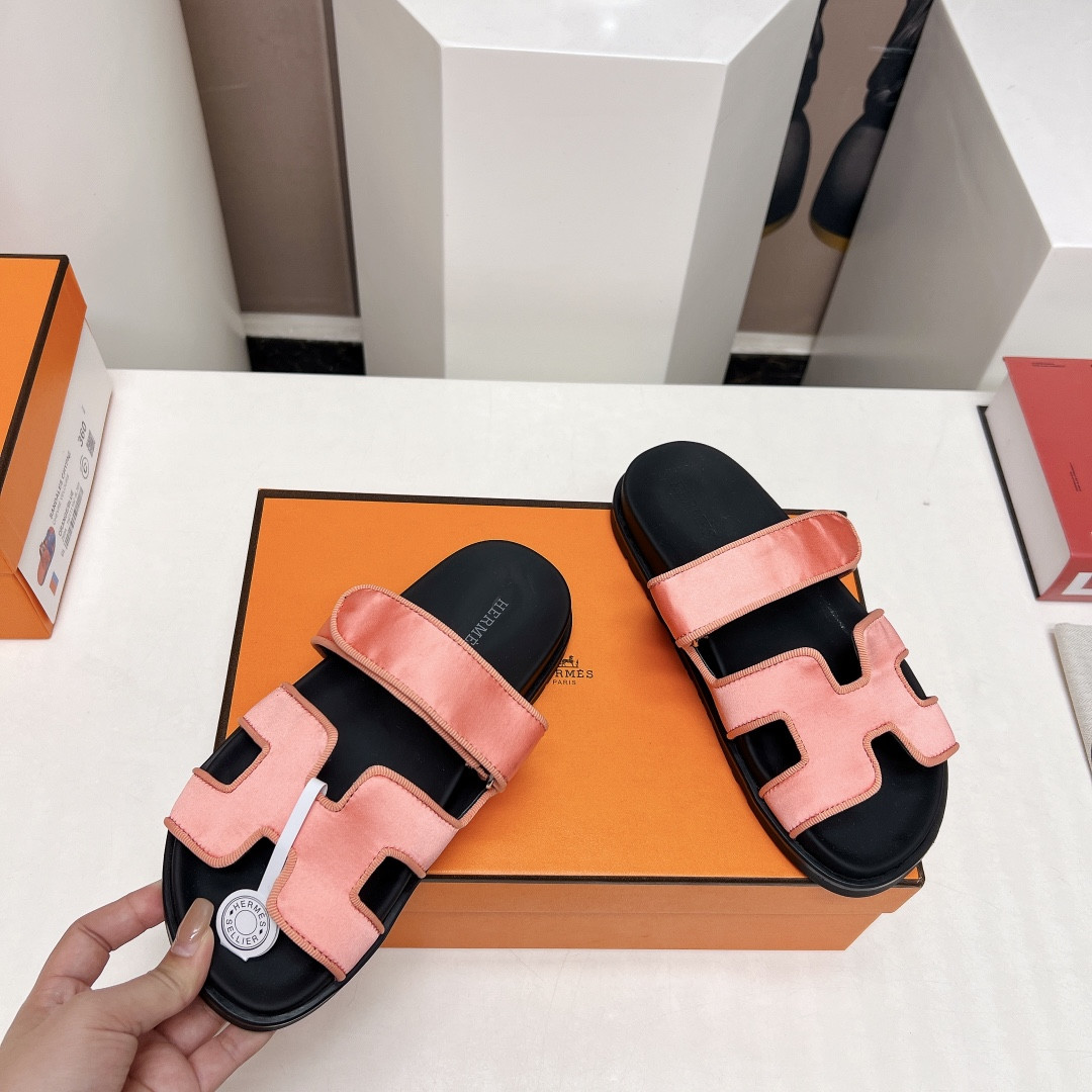 ua H**mes chypre sandal