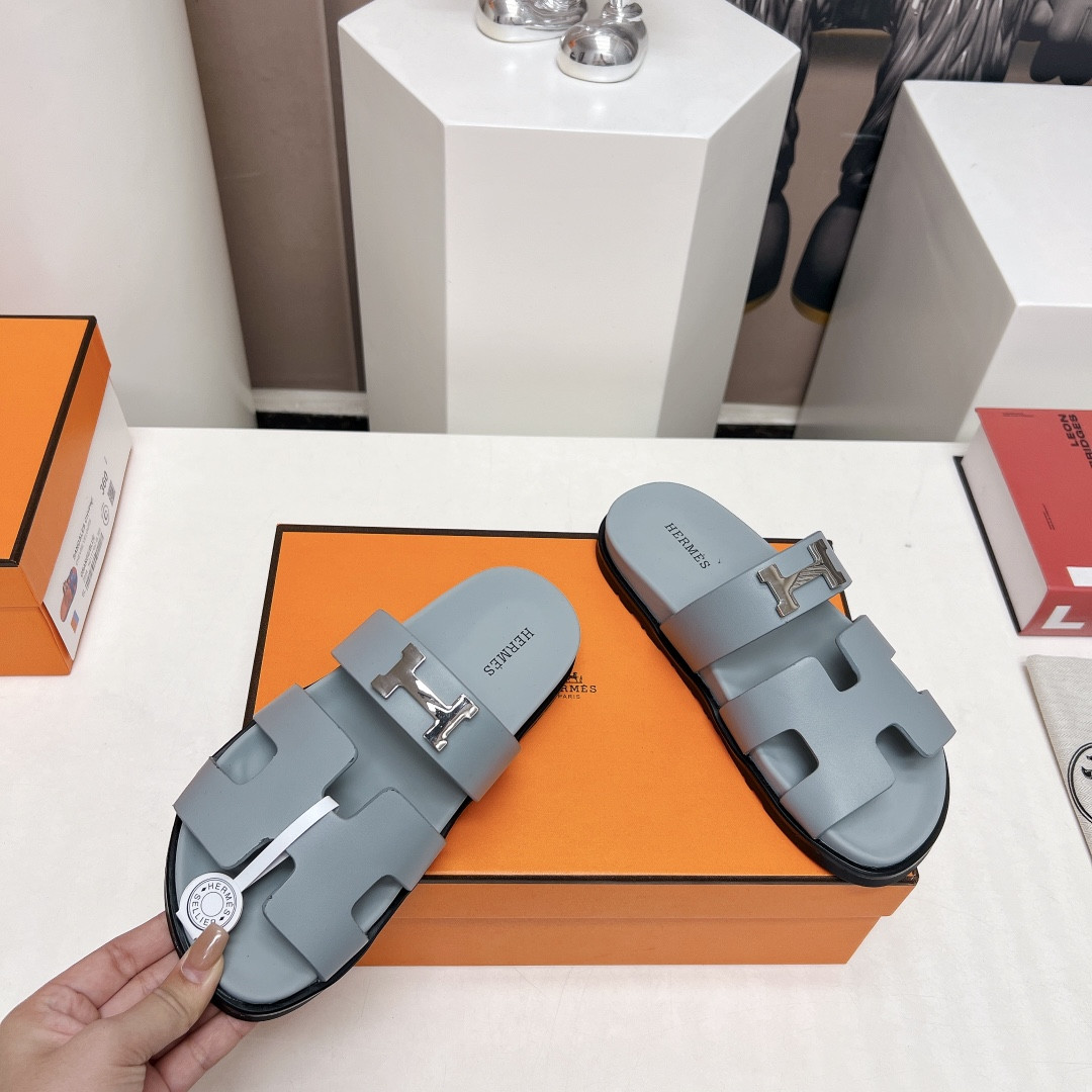 ua H**mes chypre sandal