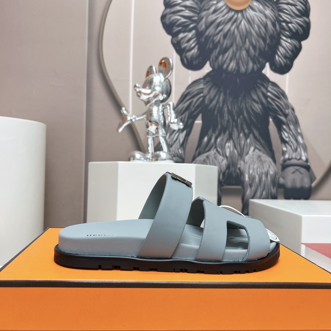 ua H**mes chypre sandal