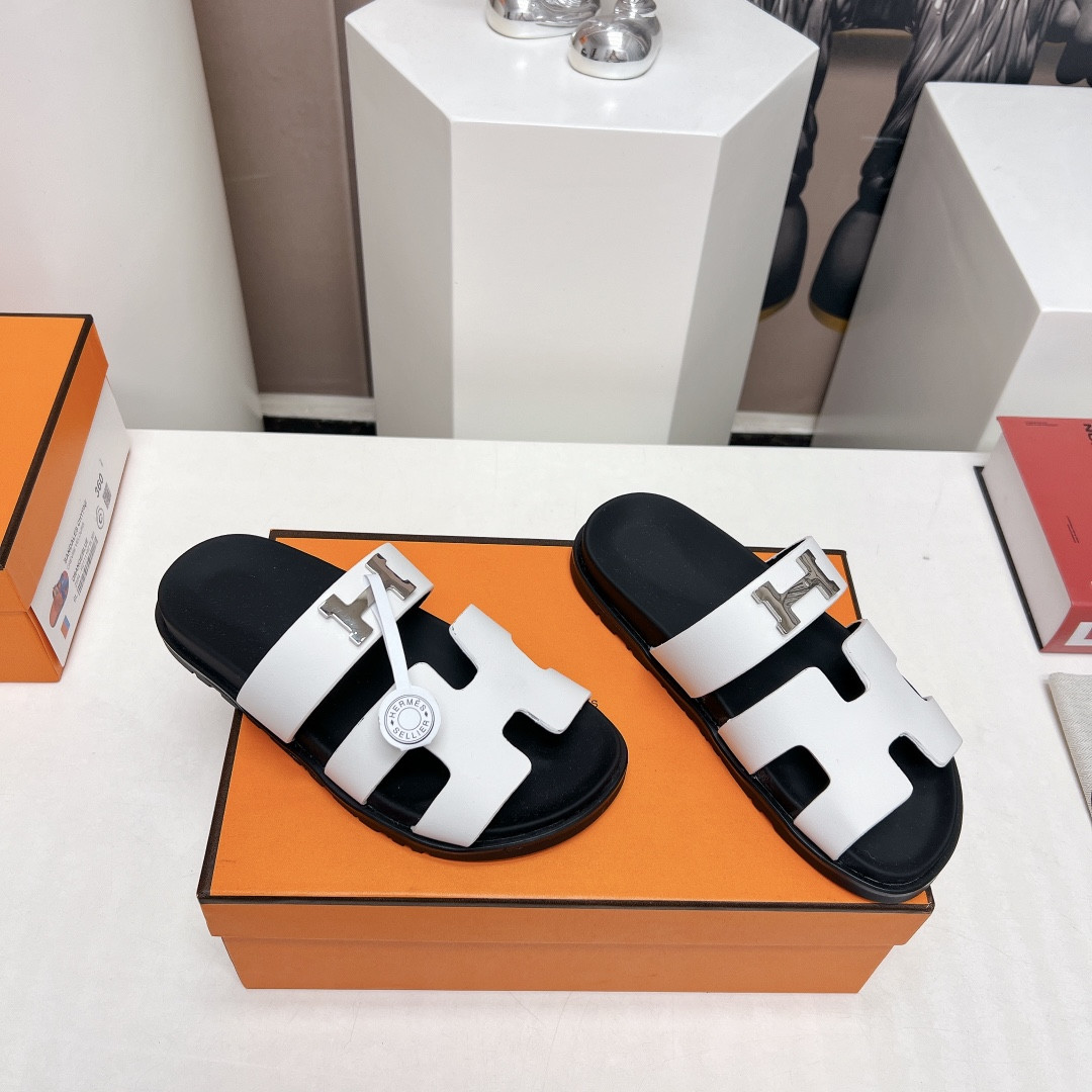 ua H**mes chypre sandal