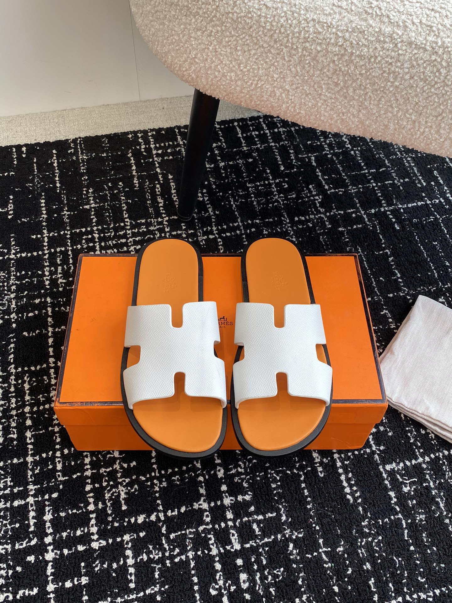 ua H**mes izmir sandal