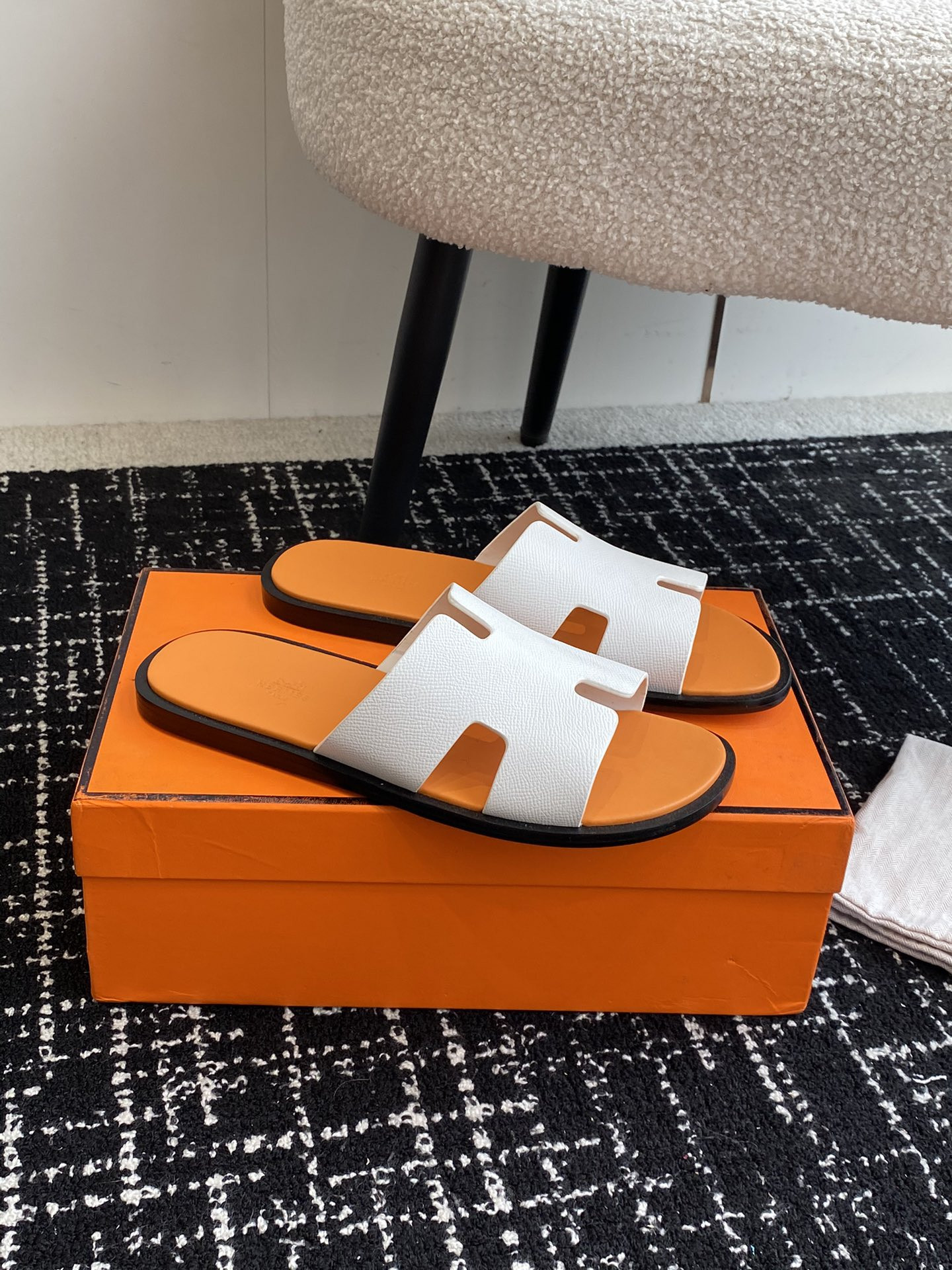 ua H**mes izmir sandal