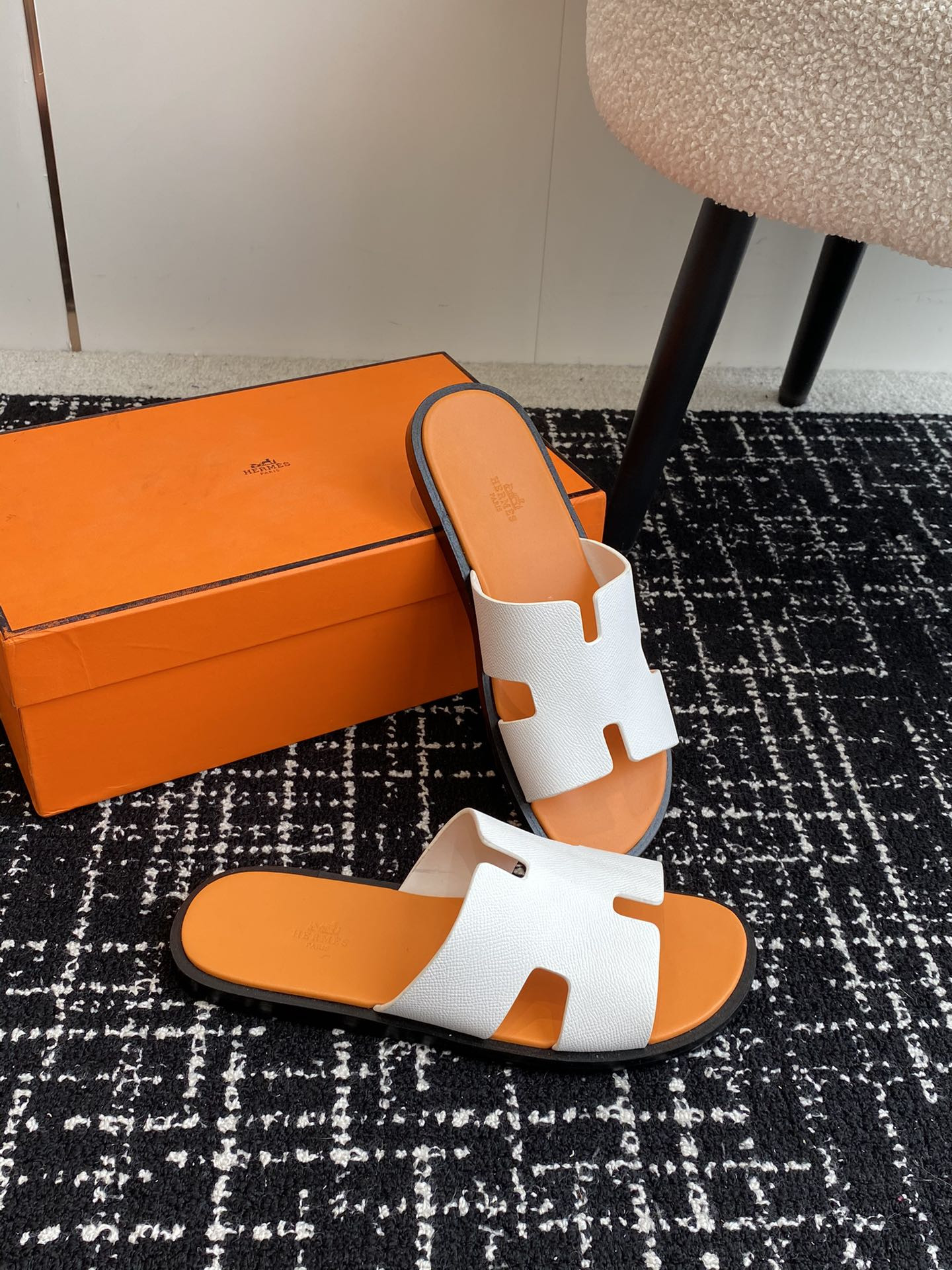 ua H**mes izmir sandal