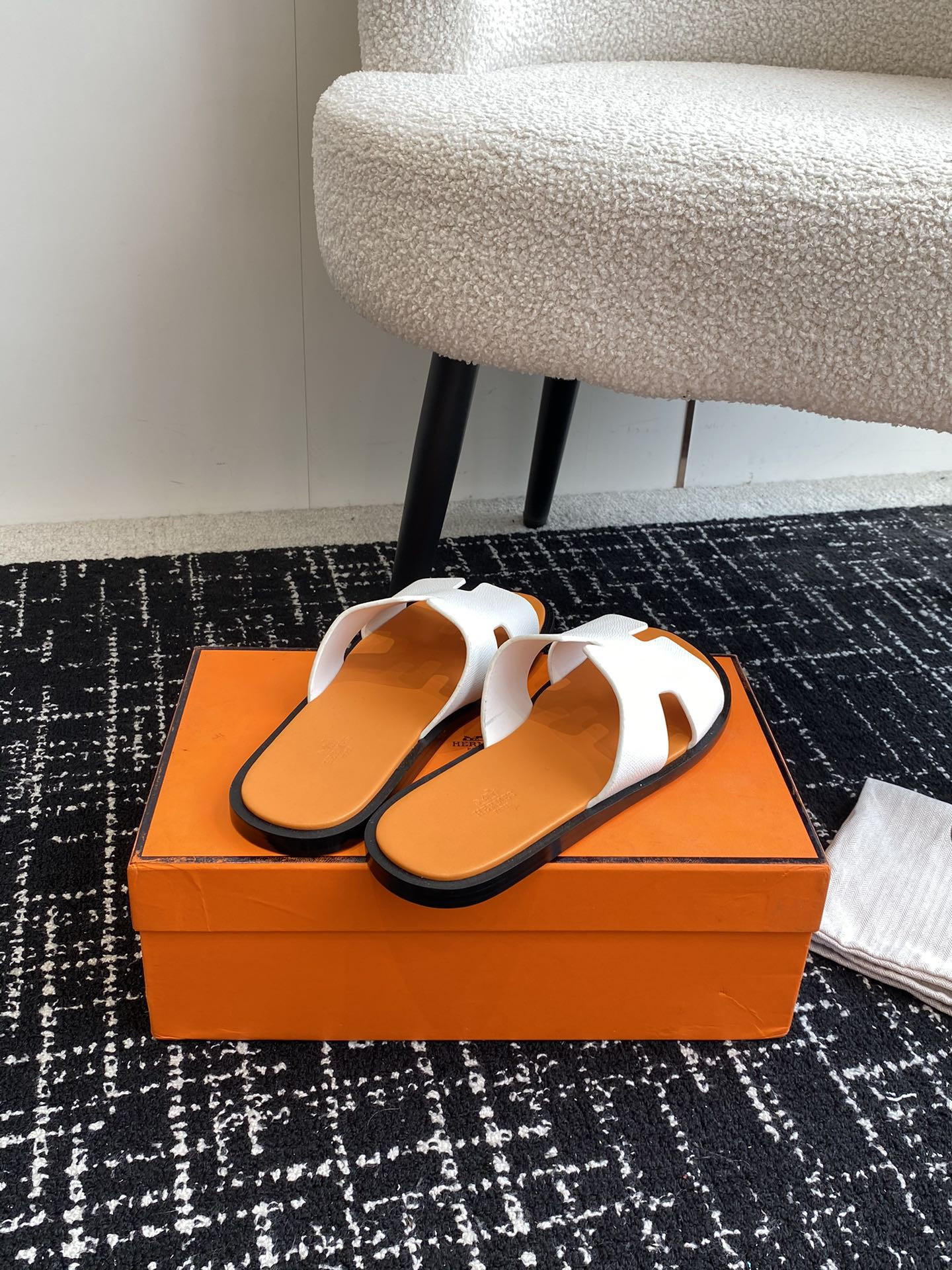 ua H**mes izmir sandal