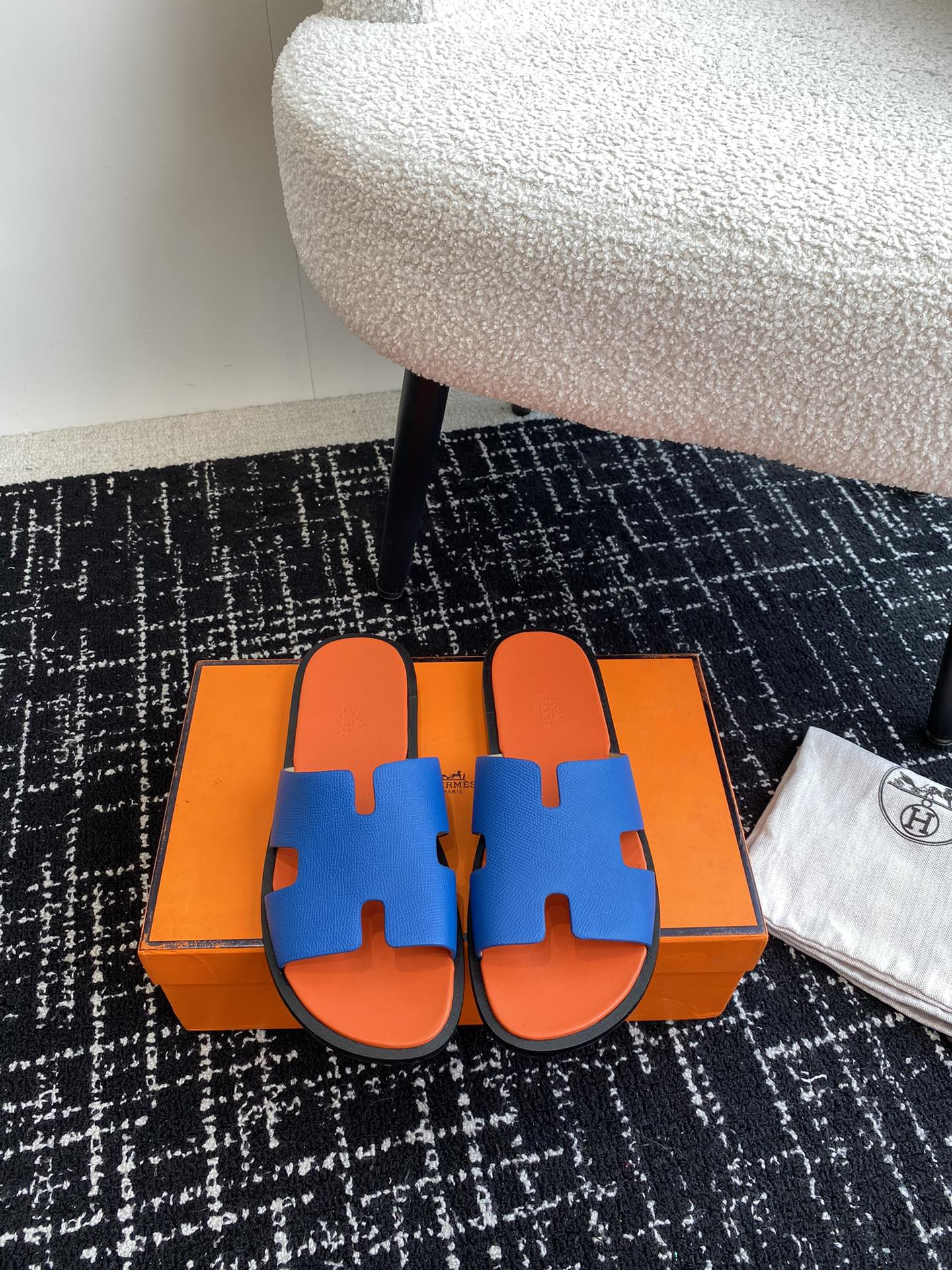 ua H**mes izmir sandal