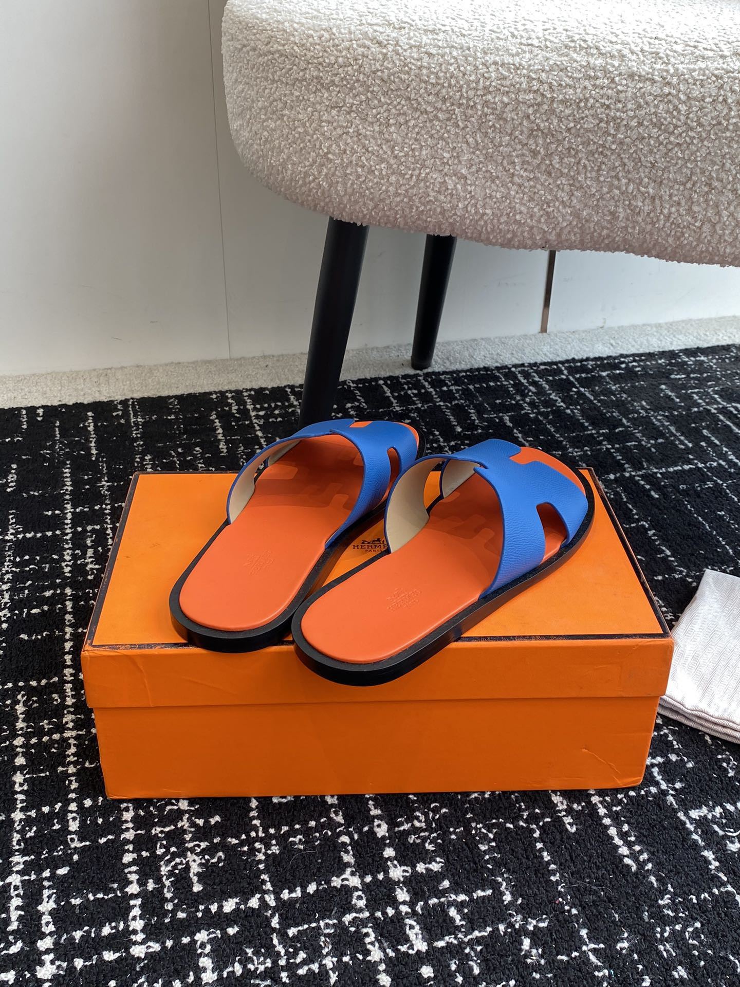 ua H**mes izmir sandal