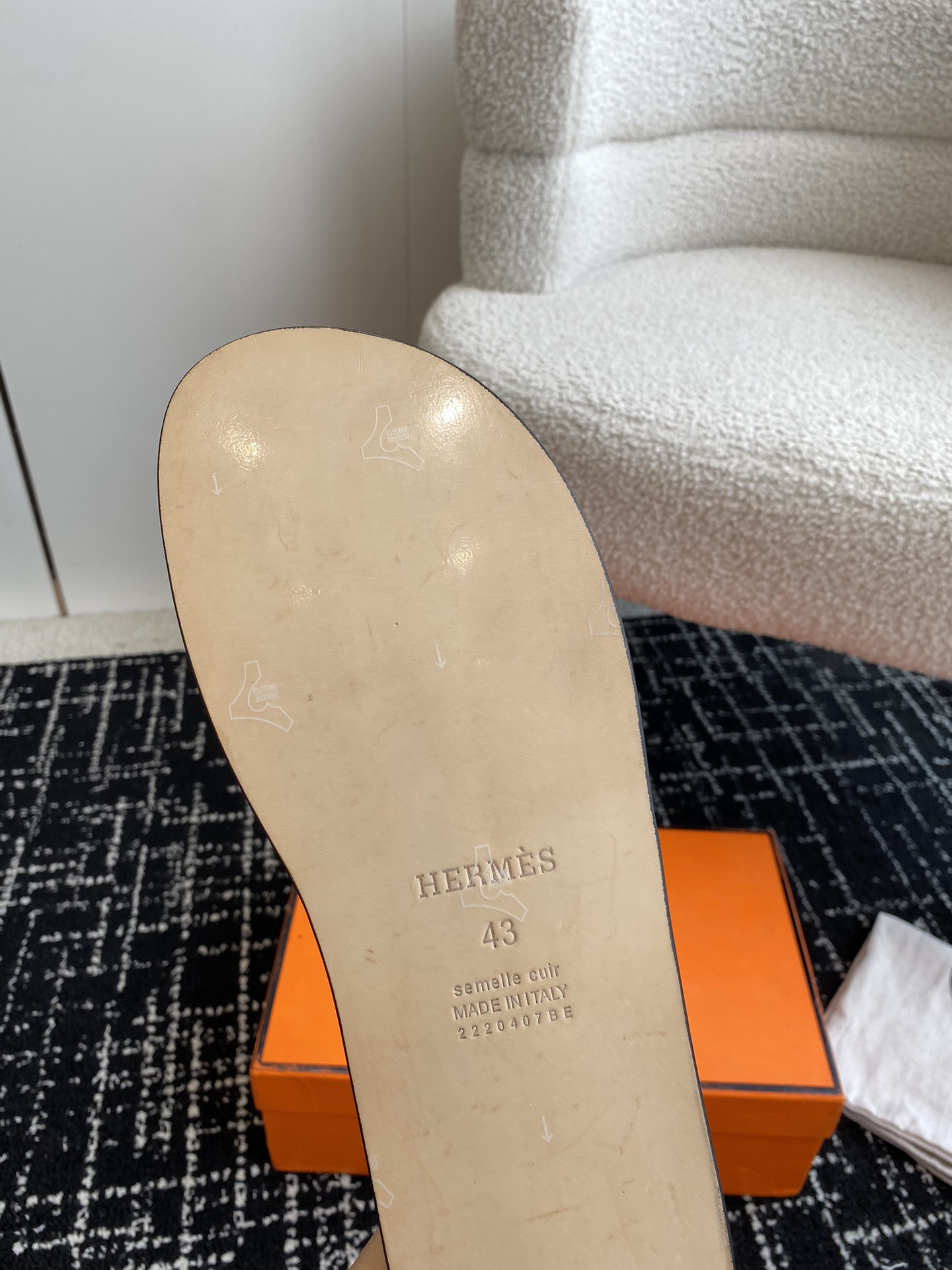 ua H**mes izmir sandal