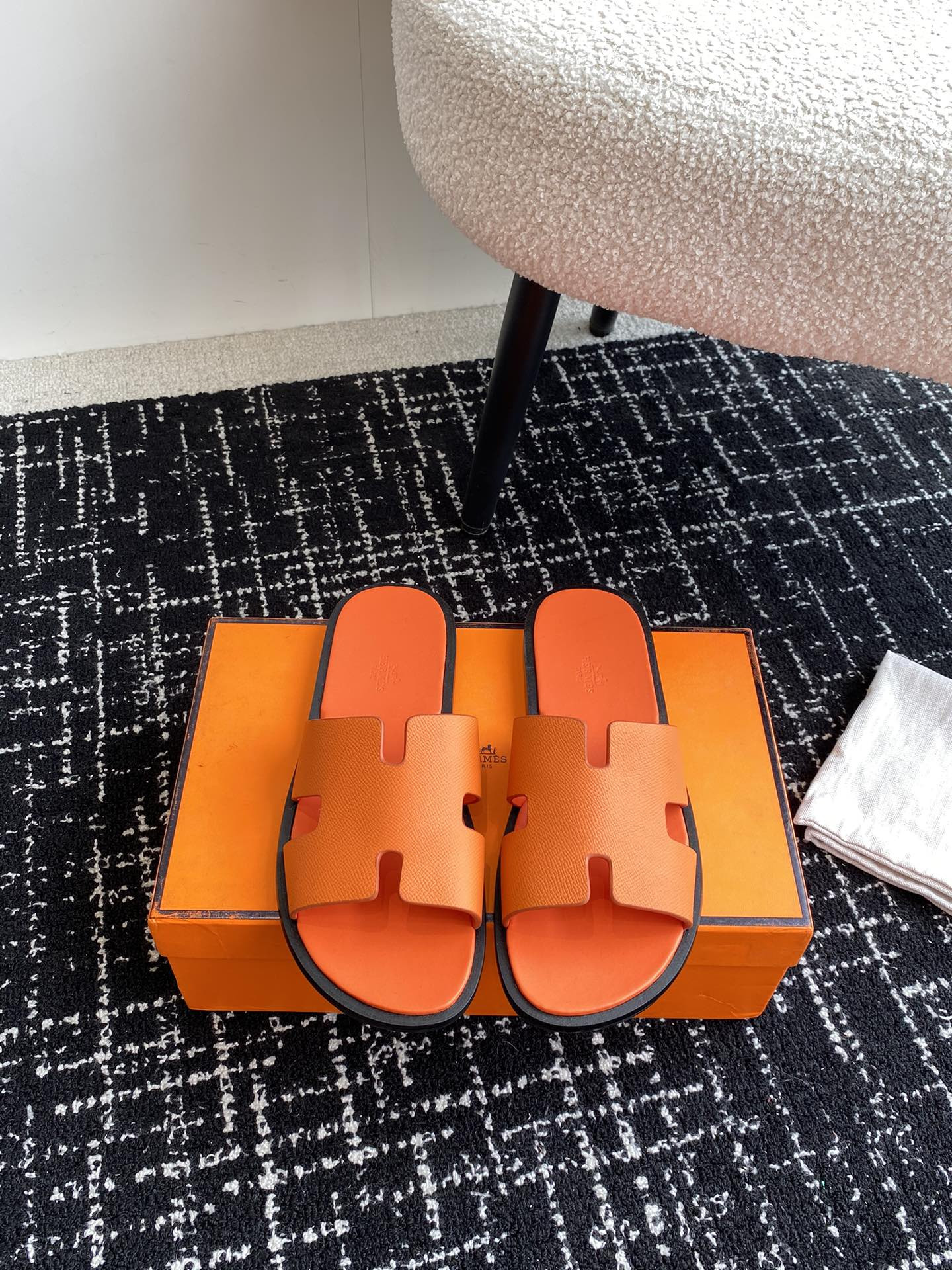 ua H**mes izmir sandal