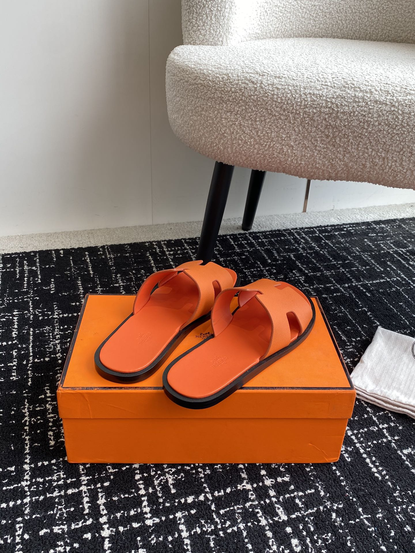 ua H**mes izmir sandal