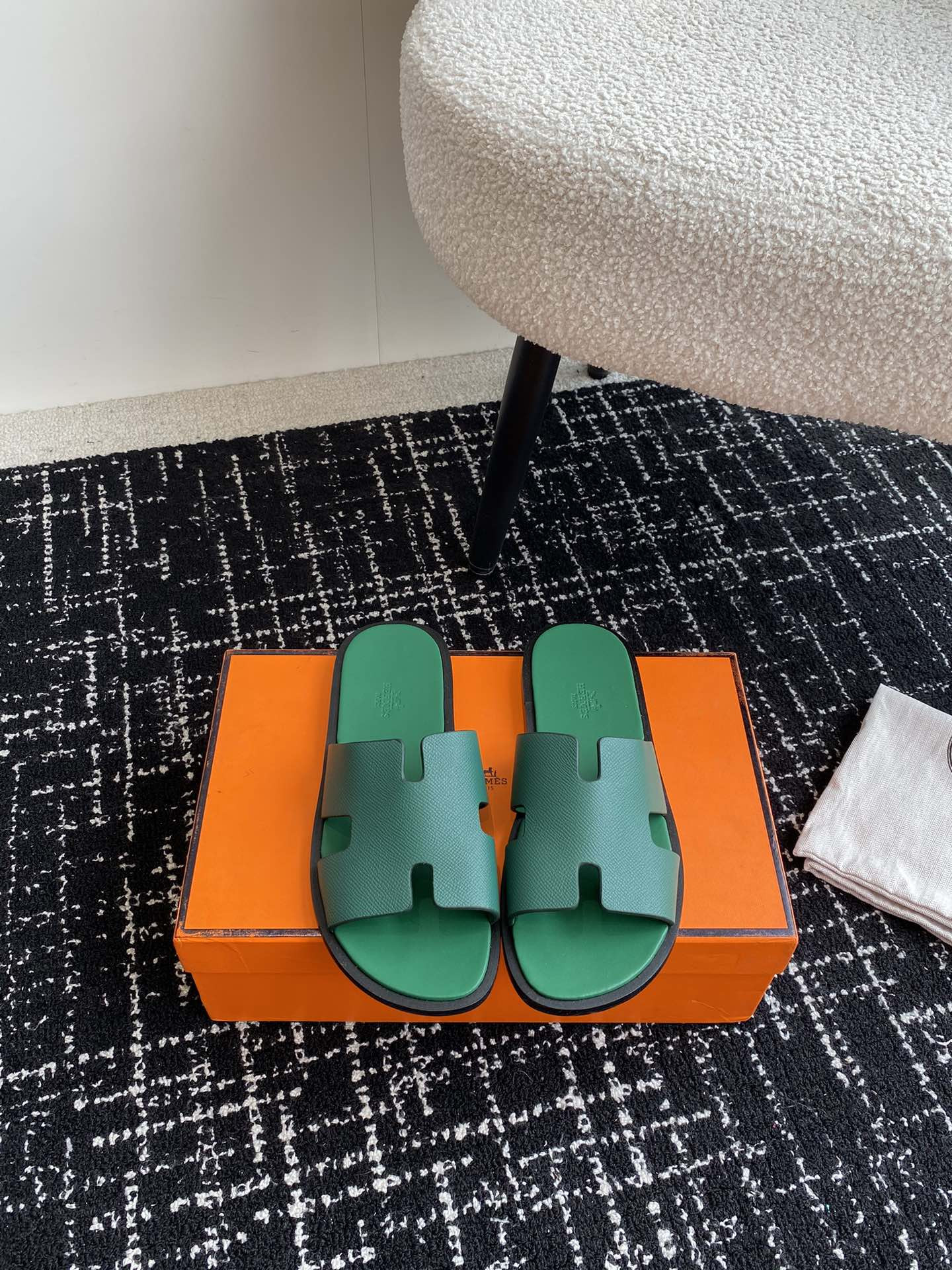 ua H**mes izmir sandal