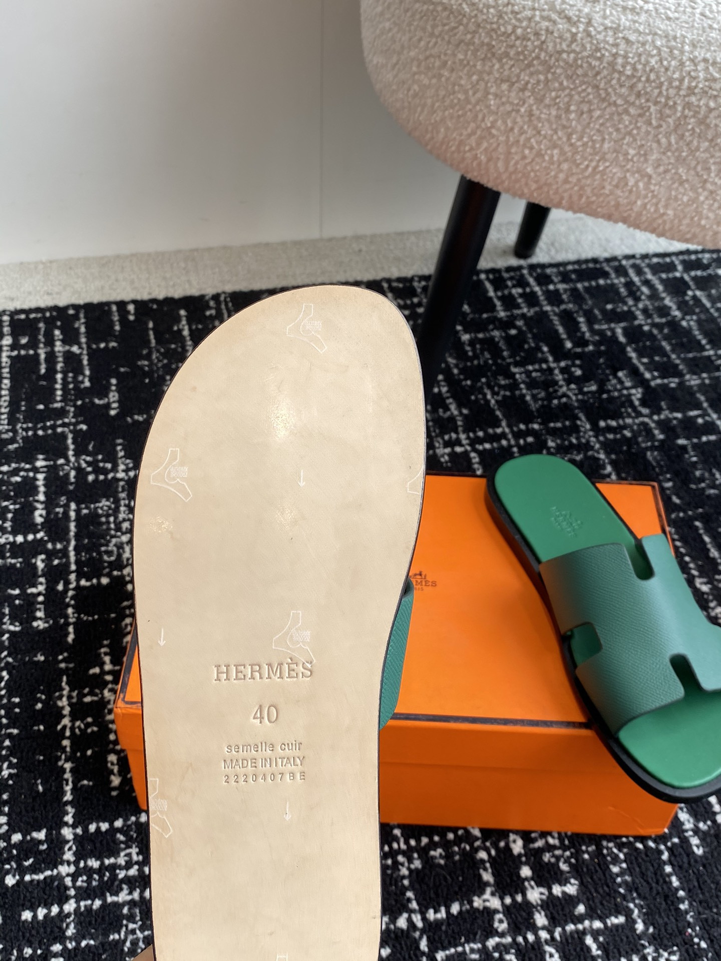 ua H**mes izmir sandal