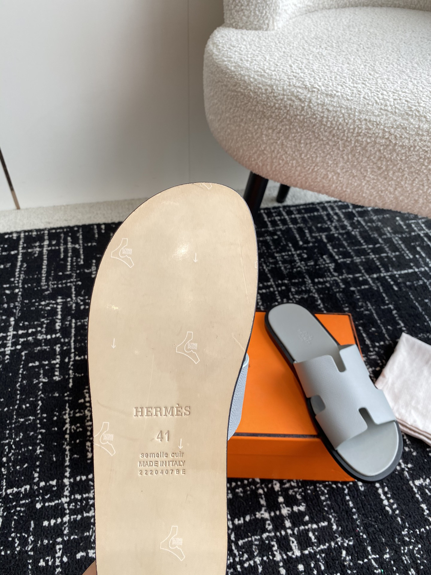 ua H**mes izmir sandal