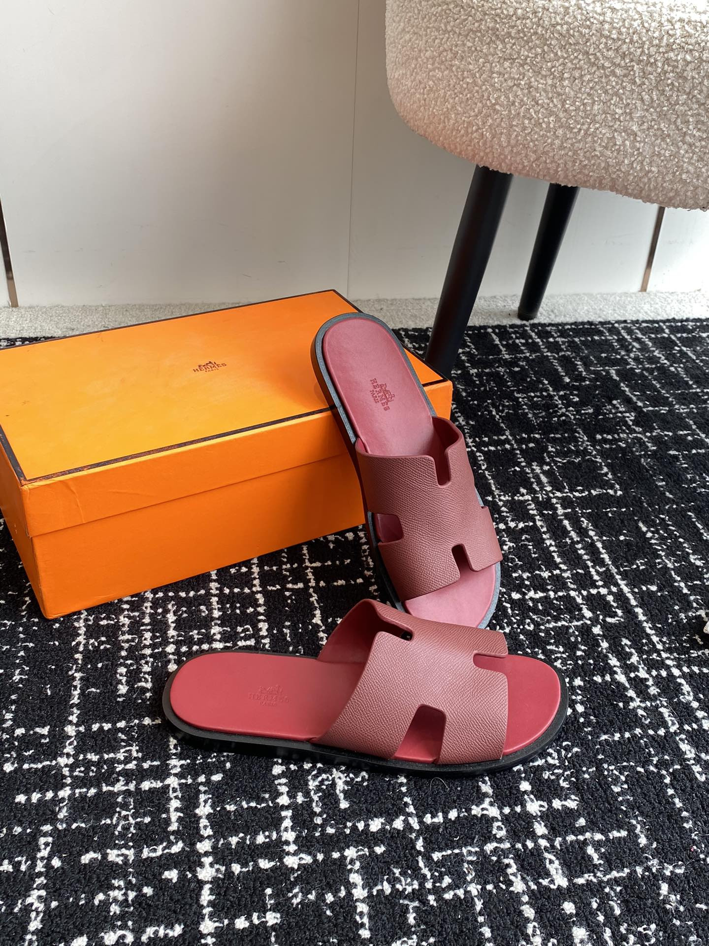 ua H**mes izmir sandal