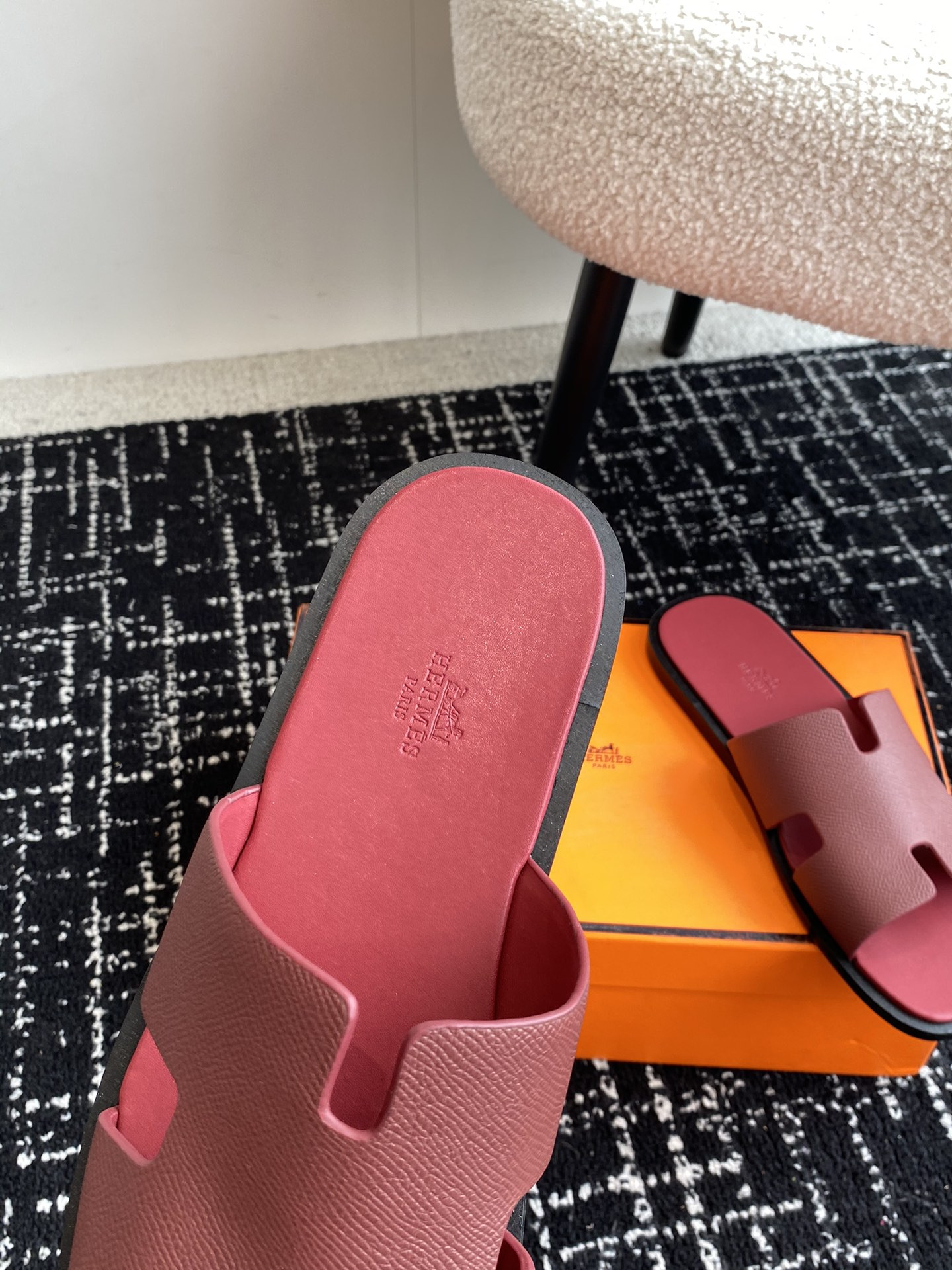 ua H**mes izmir sandal