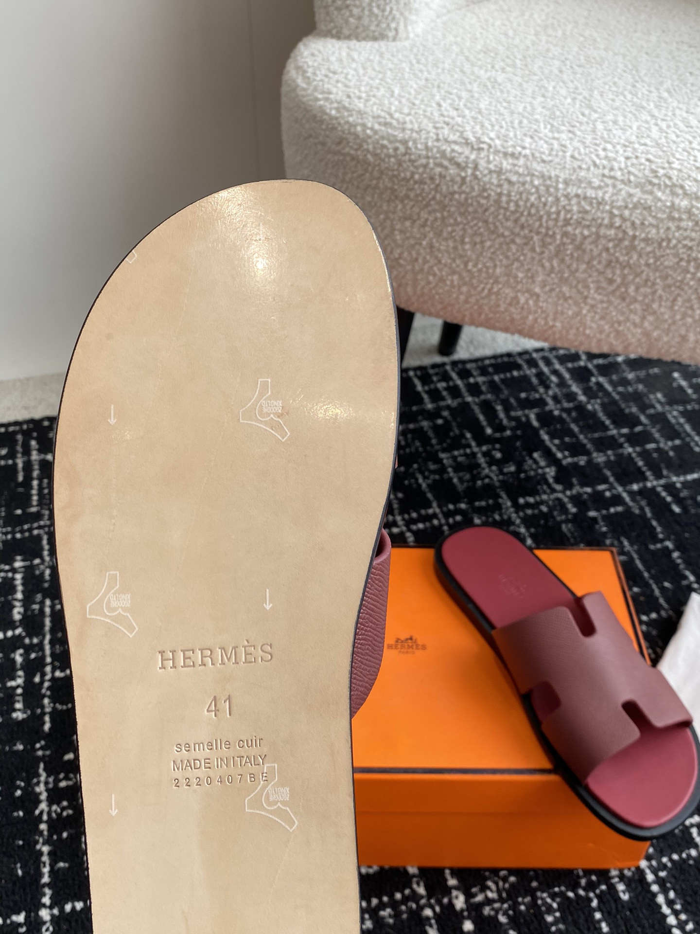 ua H**mes izmir sandal